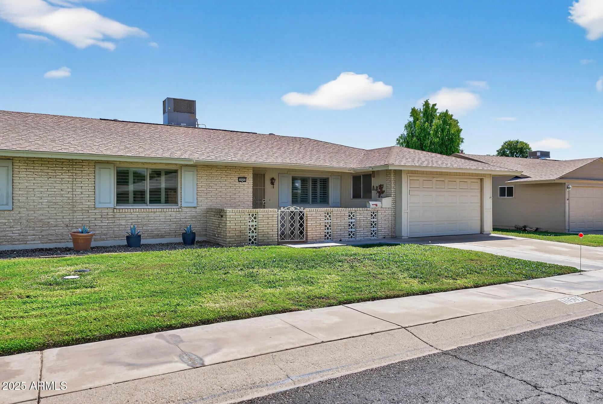 Property Slideshow image 1 of 41 | 10502 w roundelay cir, Sun City, AZ, 85351