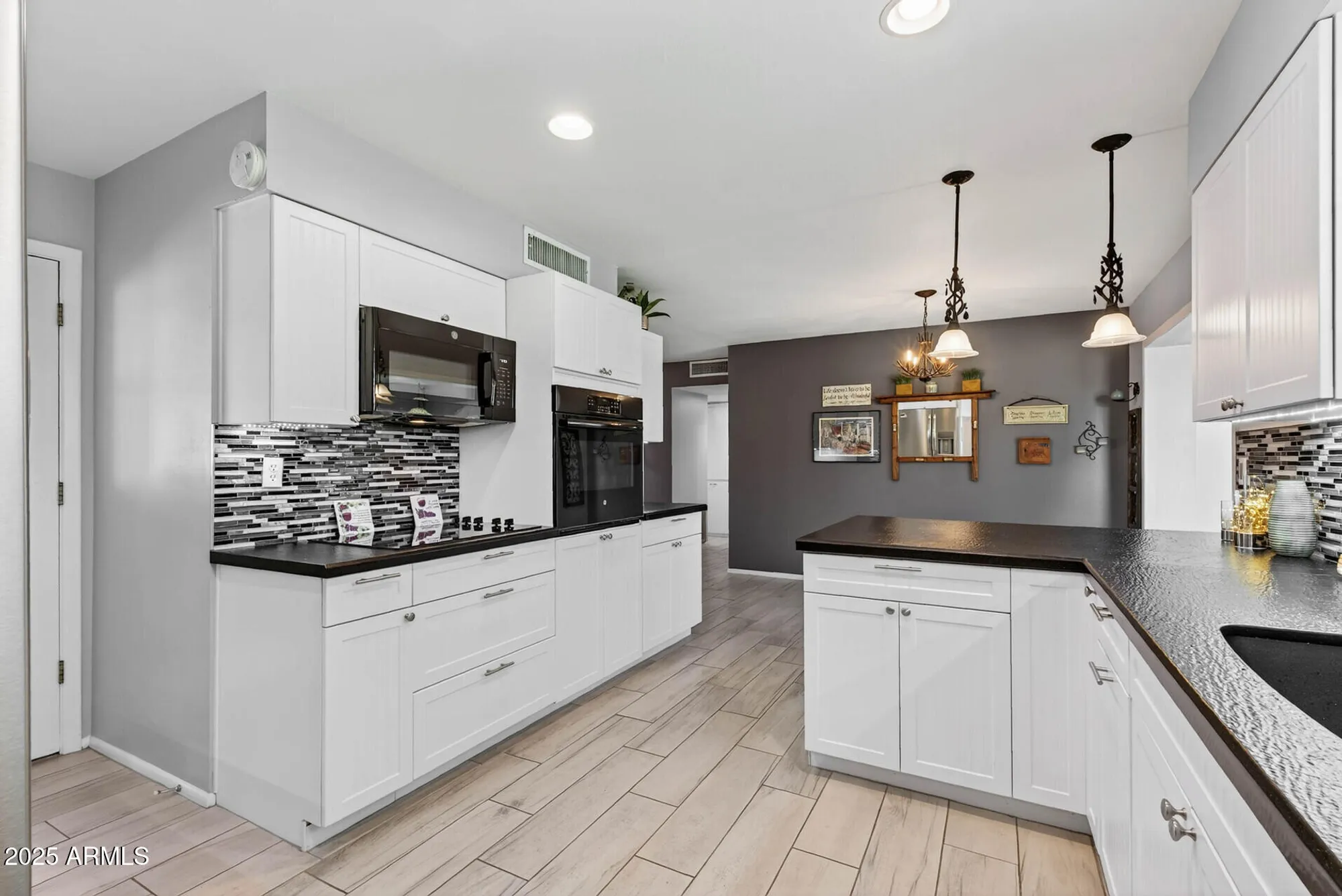 Property Slideshow image 19 of 41 | 10502 w roundelay cir, Sun City, AZ, 85351