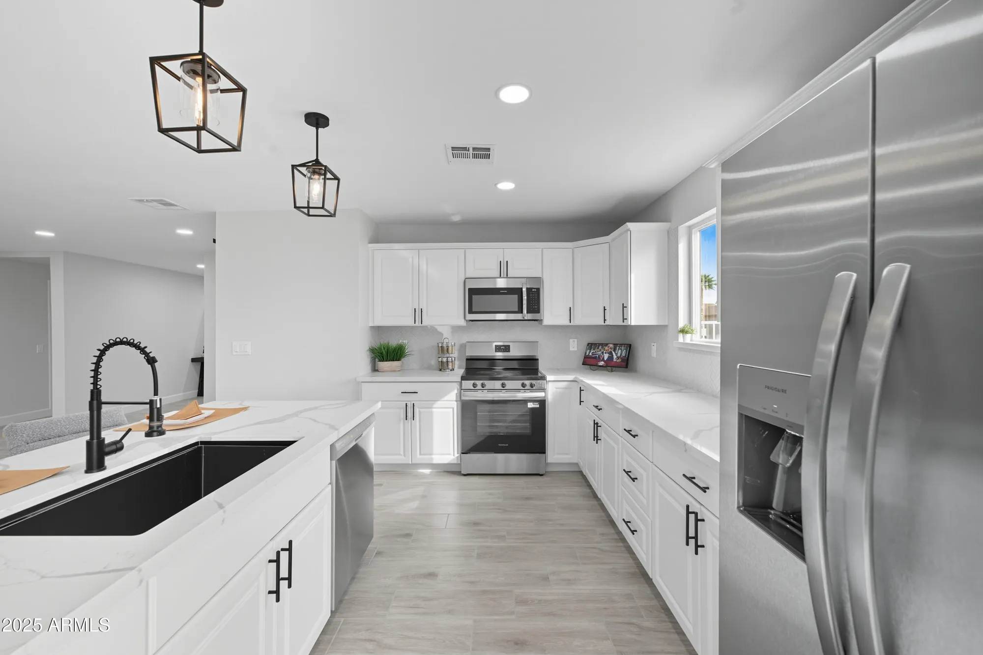 Property Slideshow image 10 of 37 | 26661 s howard dr, Sun Lakes, AZ, 85248