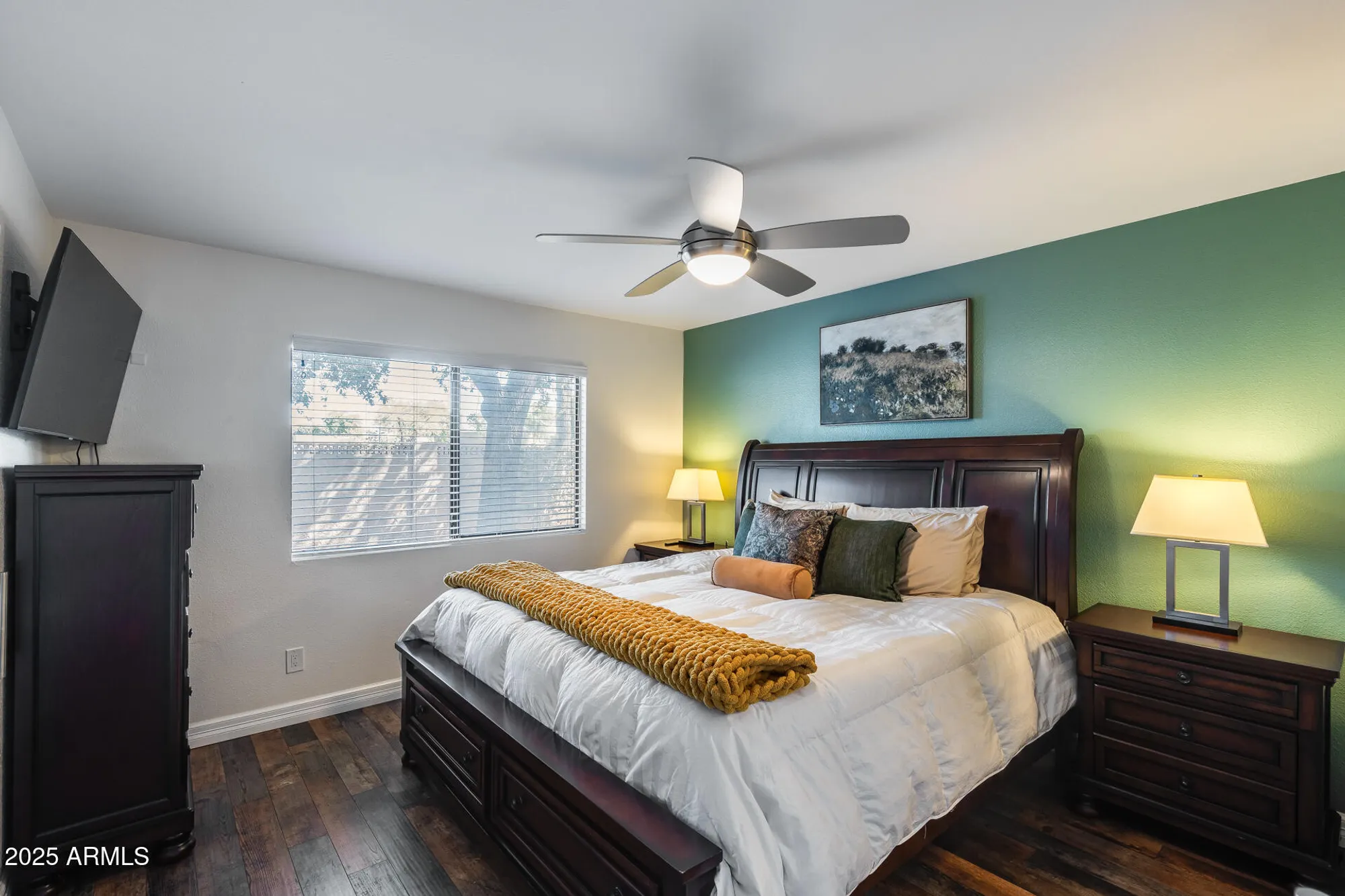 Property Slideshow image 13 of 26 | 18725 n 92nd dr, Peoria, AZ, 85382