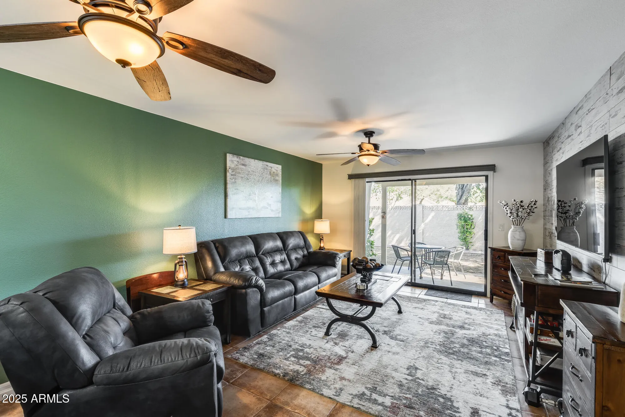 Property Slideshow image 11 of 26 | 18725 n 92nd dr, Peoria, AZ, 85382