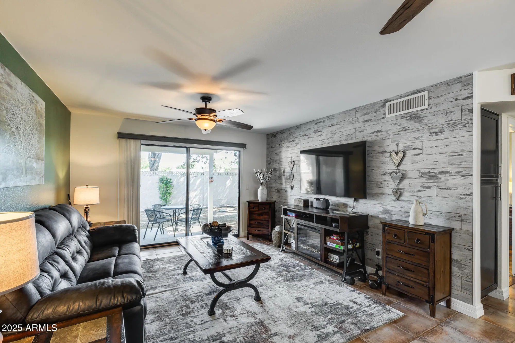 Property Slideshow image 9 of 26 | 18725 n 92nd dr, Peoria, AZ, 85382