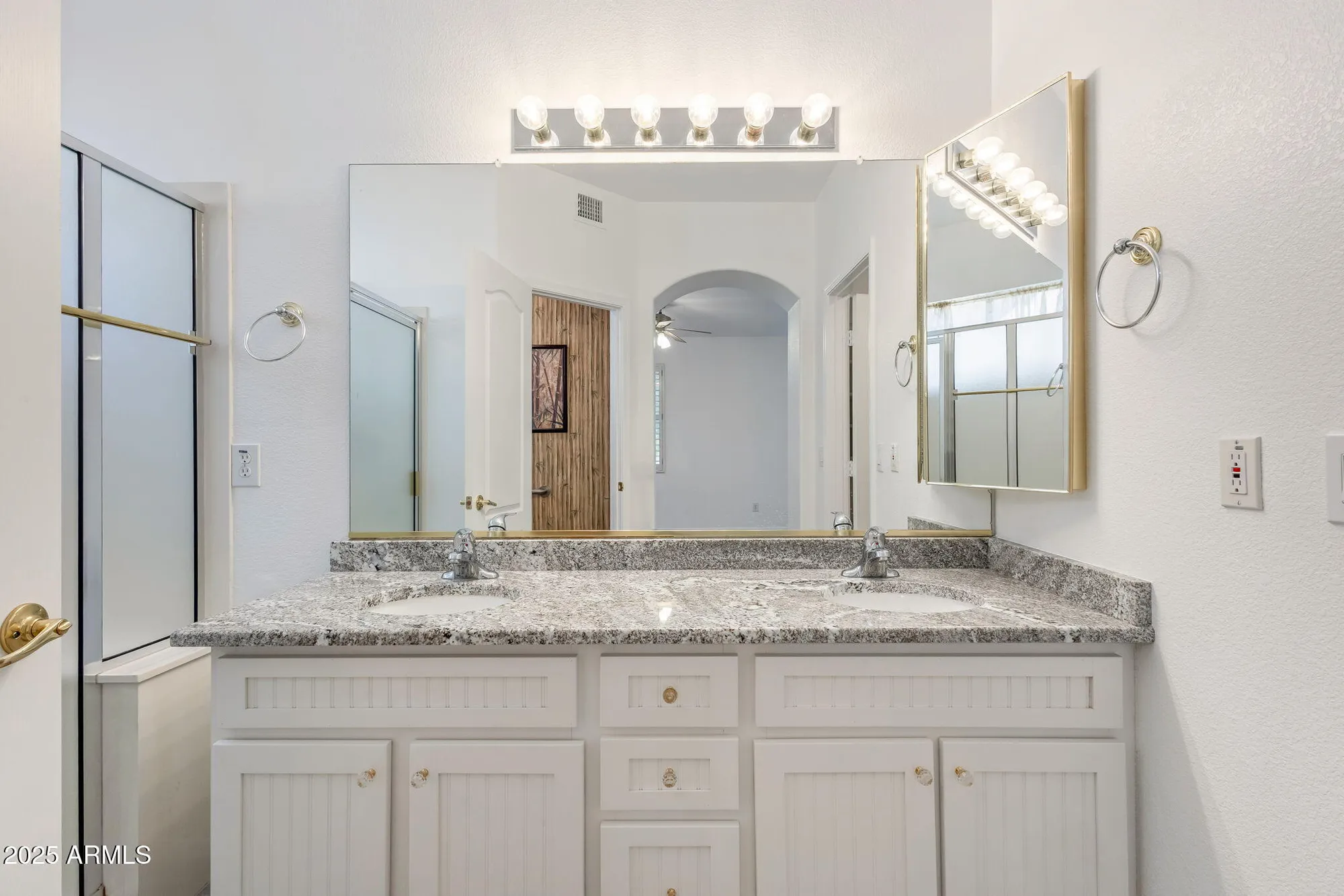 Property Slideshow image 20 of 35 | 18083 w douglas way, Surprise, AZ, 85374