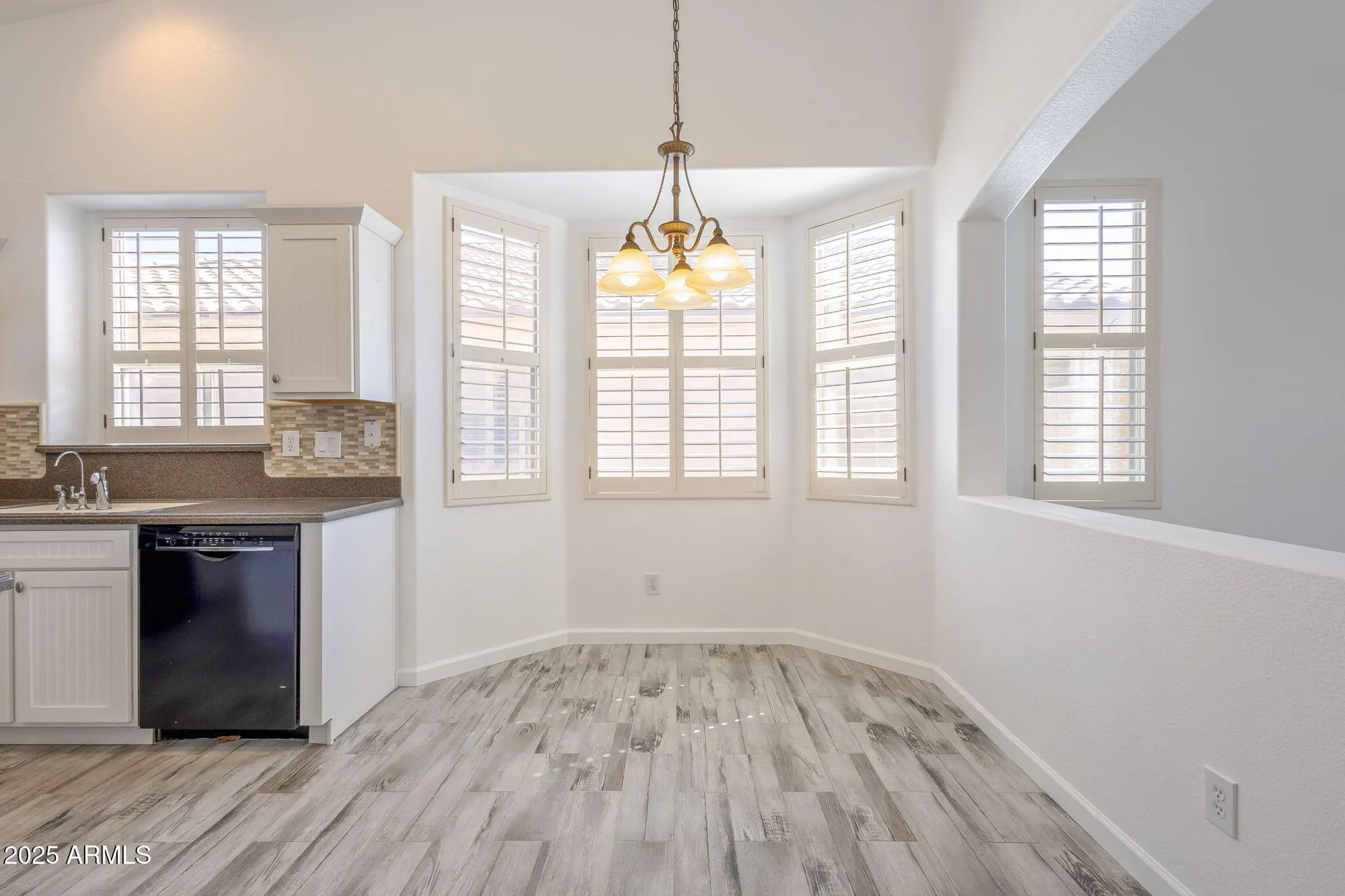 Property Slideshow image 12 of 35 | 18083 w douglas way, Surprise, AZ, 85374