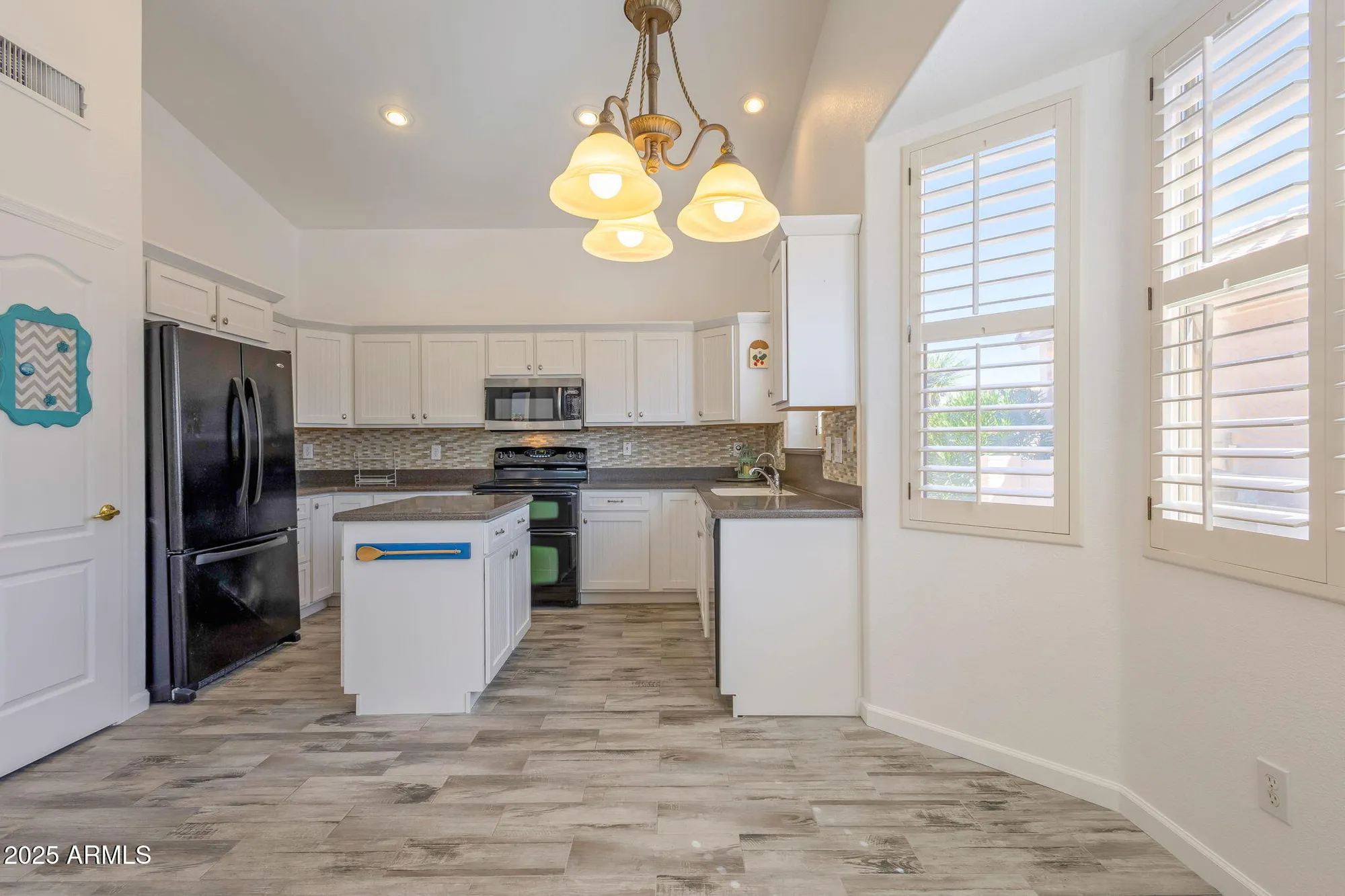 Property Slideshow image 13 of 35 | 18083 w douglas way, Surprise, AZ, 85374