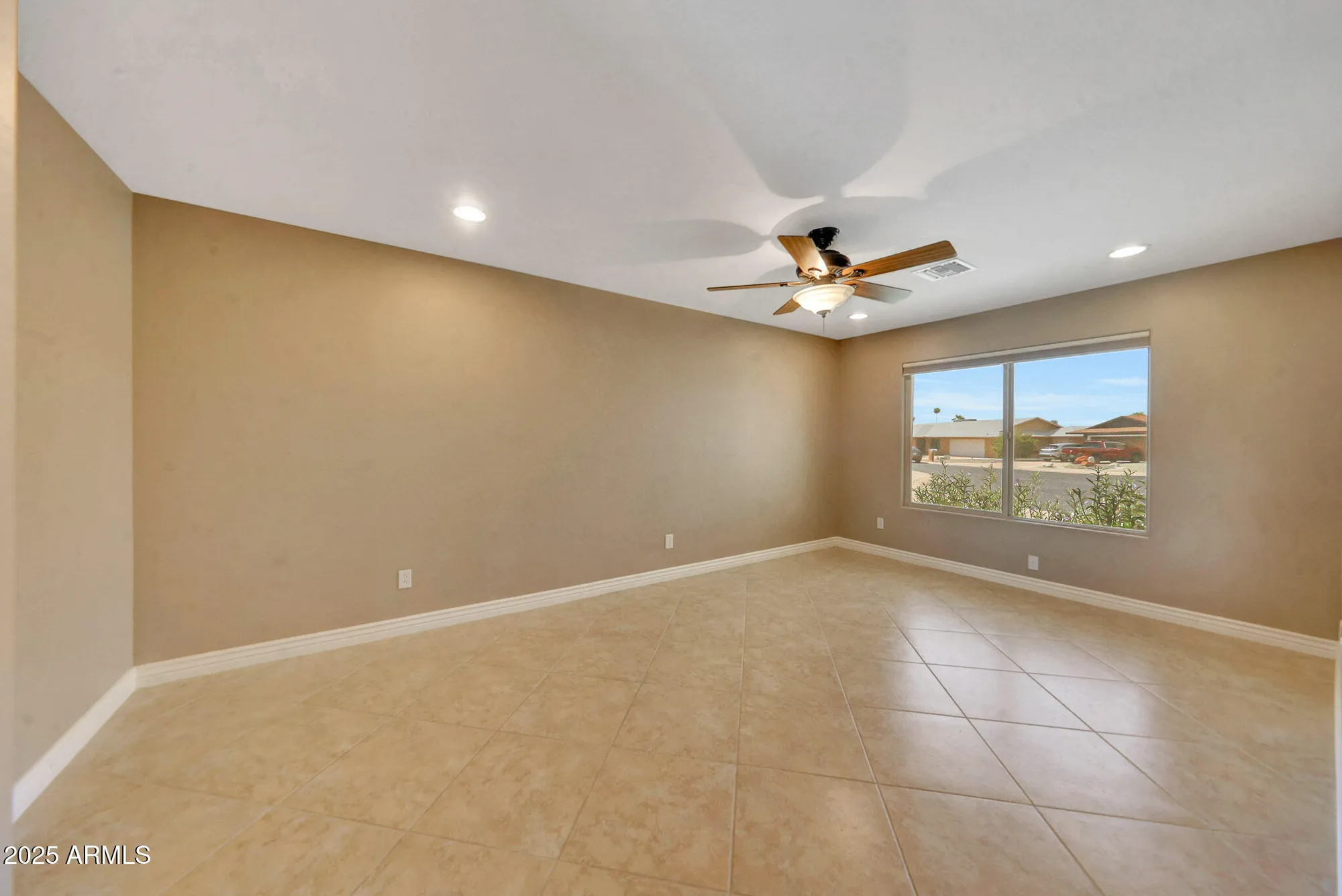 Property Slideshow image 15 of 73 | 19835 n 100th dr, Sun City, AZ, 85373