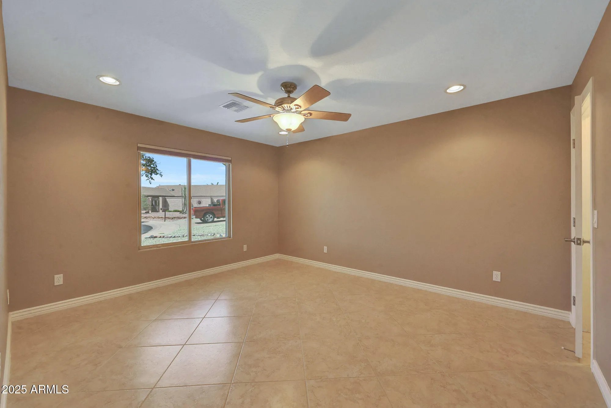 Property Slideshow image 52 of 73 | 19835 n 100th dr, Sun City, AZ, 85373