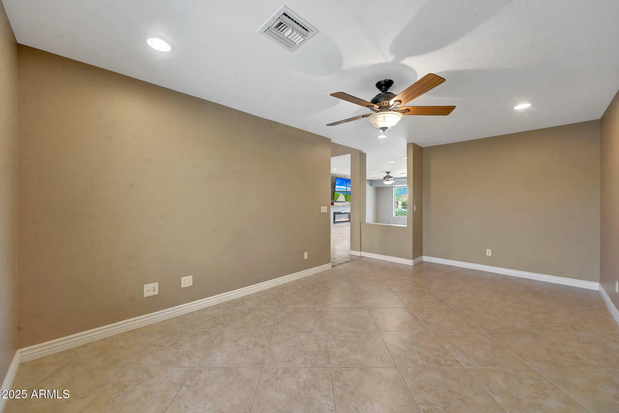 Property Slideshow image 14 of 73 | 19835 n 100th dr, Sun City, AZ, 85373