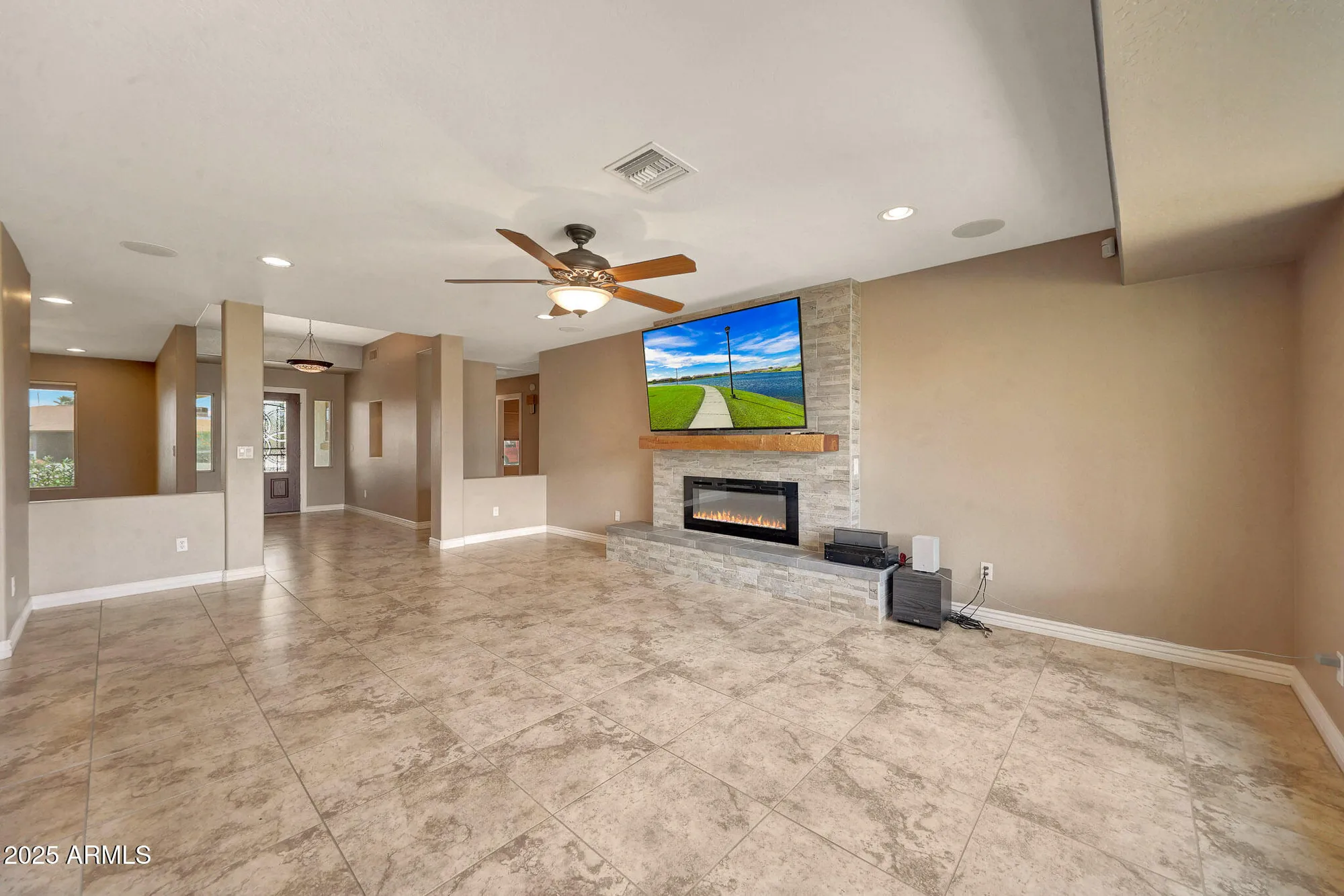 Property Slideshow image 9 of 73 | 19835 n 100th dr, Sun City, AZ, 85373