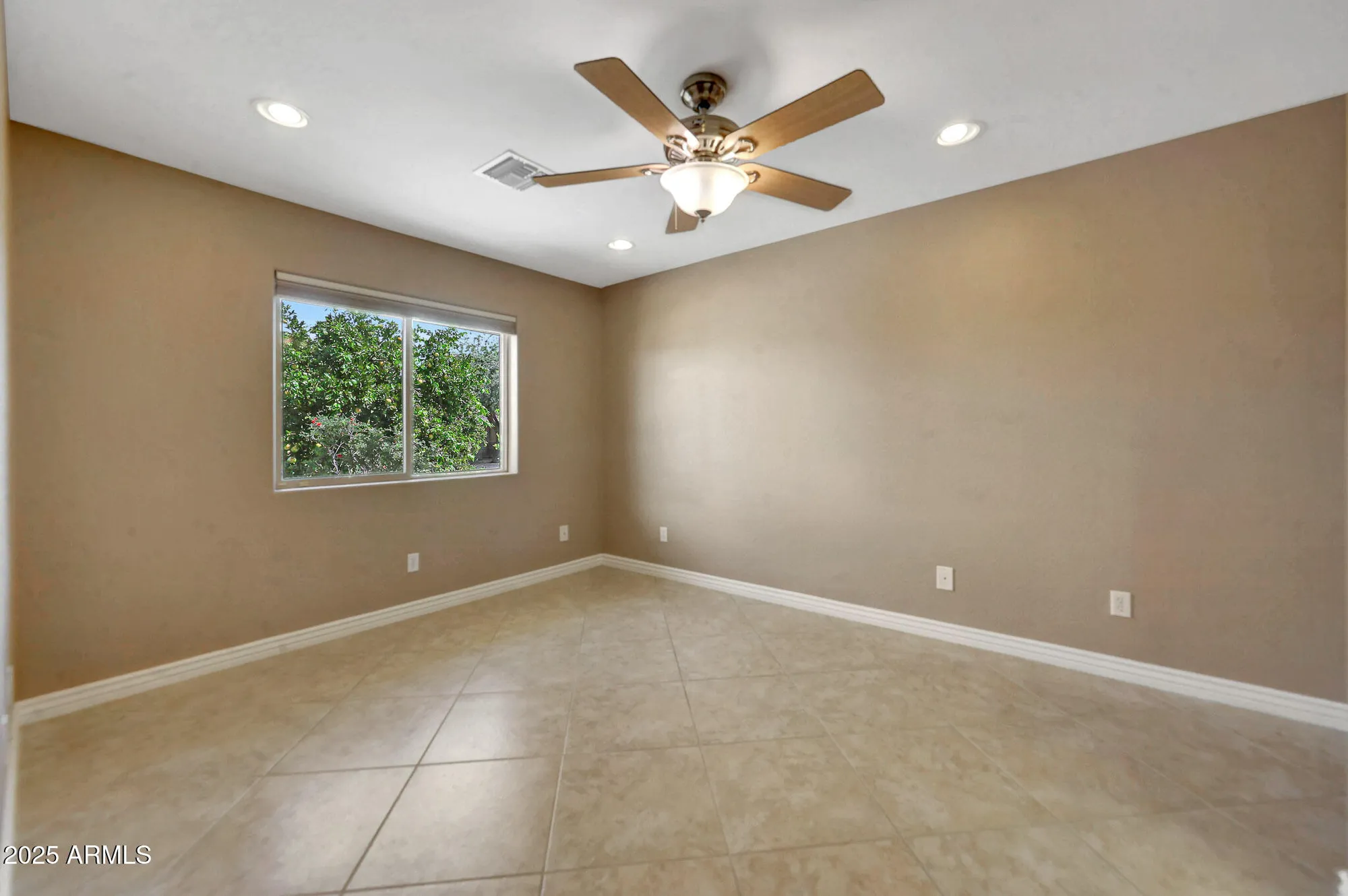 Property Slideshow image 55 of 73 | 19835 n 100th dr, Sun City, AZ, 85373