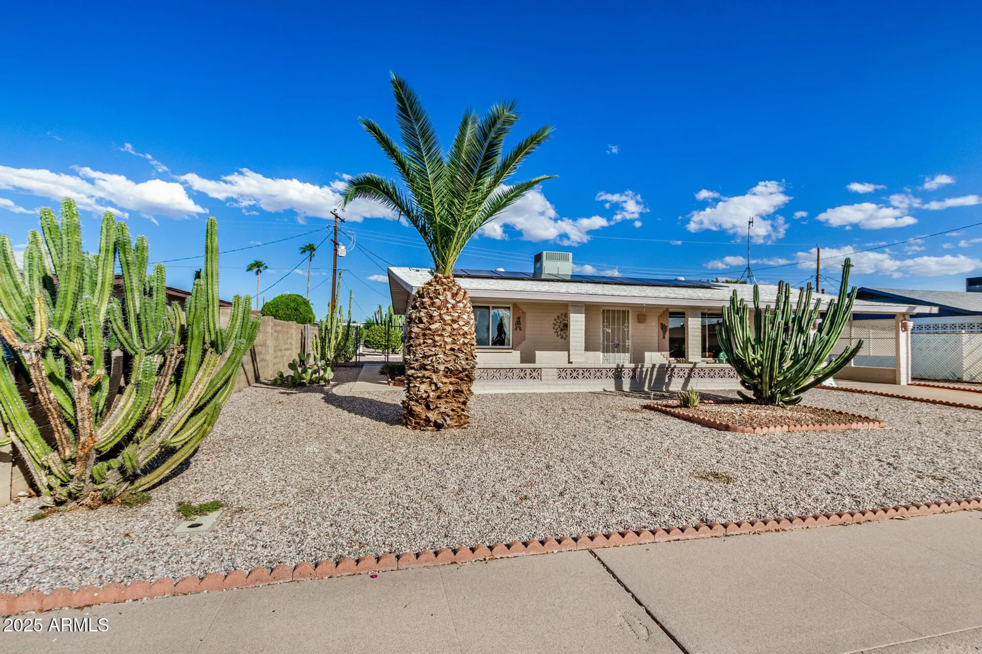 Property Slideshow image 2 of 37 | 507 n 55th pl, Mesa, AZ, 85205