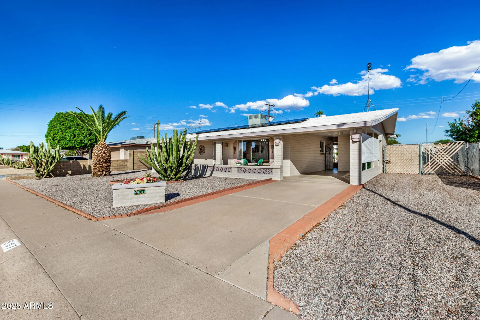 Property Slideshow image 3 of 37 | 507 n 55th pl, Mesa, AZ, 85205