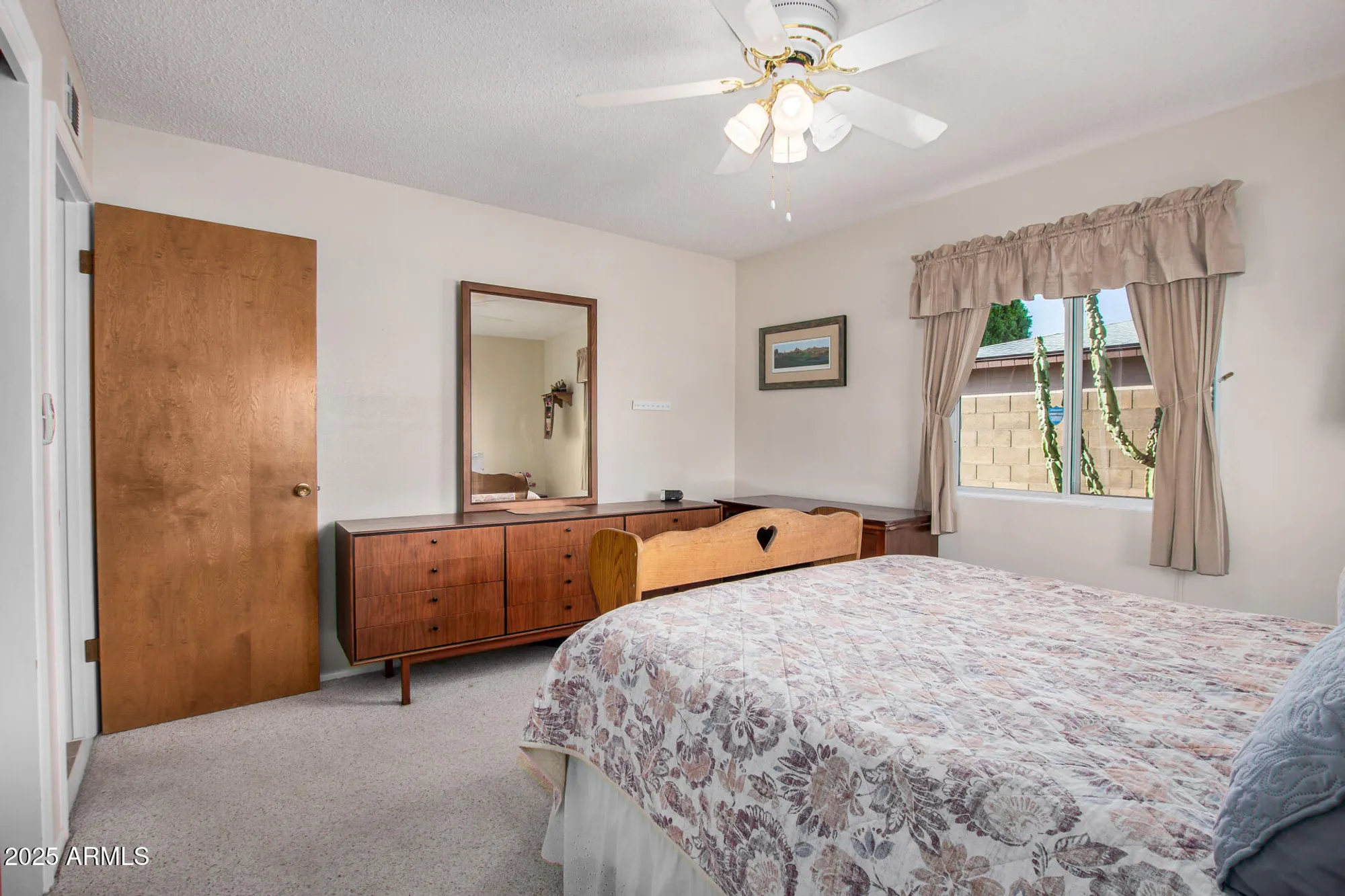 Property Slideshow image 13 of 37 | 507 n 55th pl, Mesa, AZ, 85205