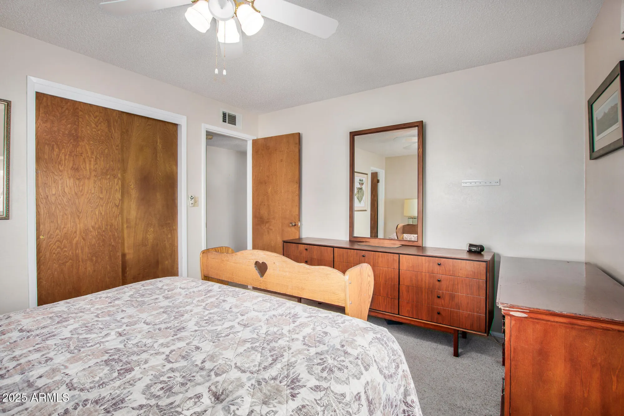 Property Slideshow image 14 of 37 | 507 n 55th pl, Mesa, AZ, 85205