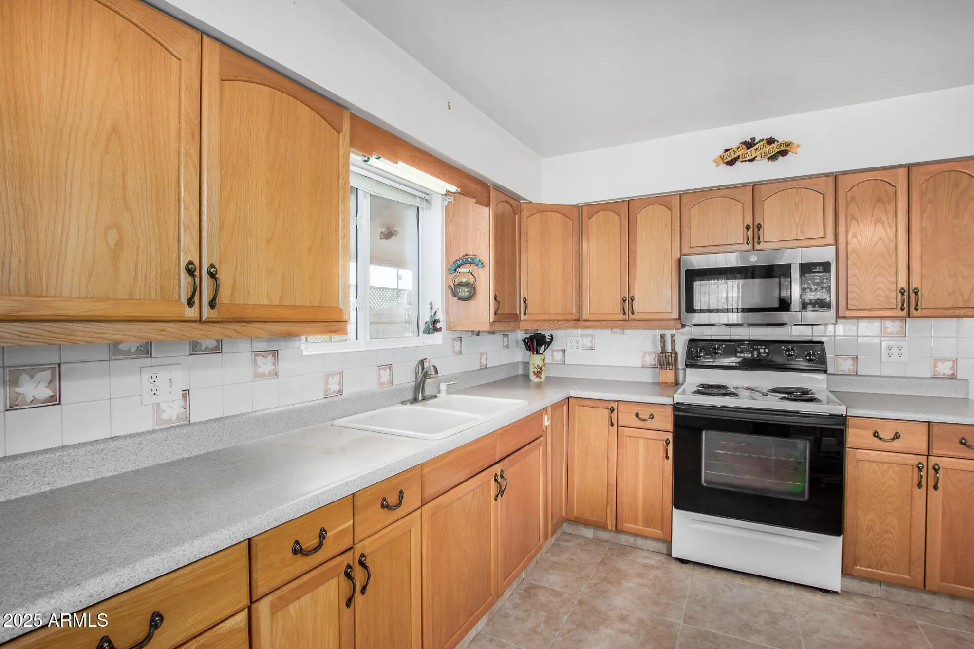 Property Slideshow image 8 of 37 | 507 n 55th pl, Mesa, AZ, 85205