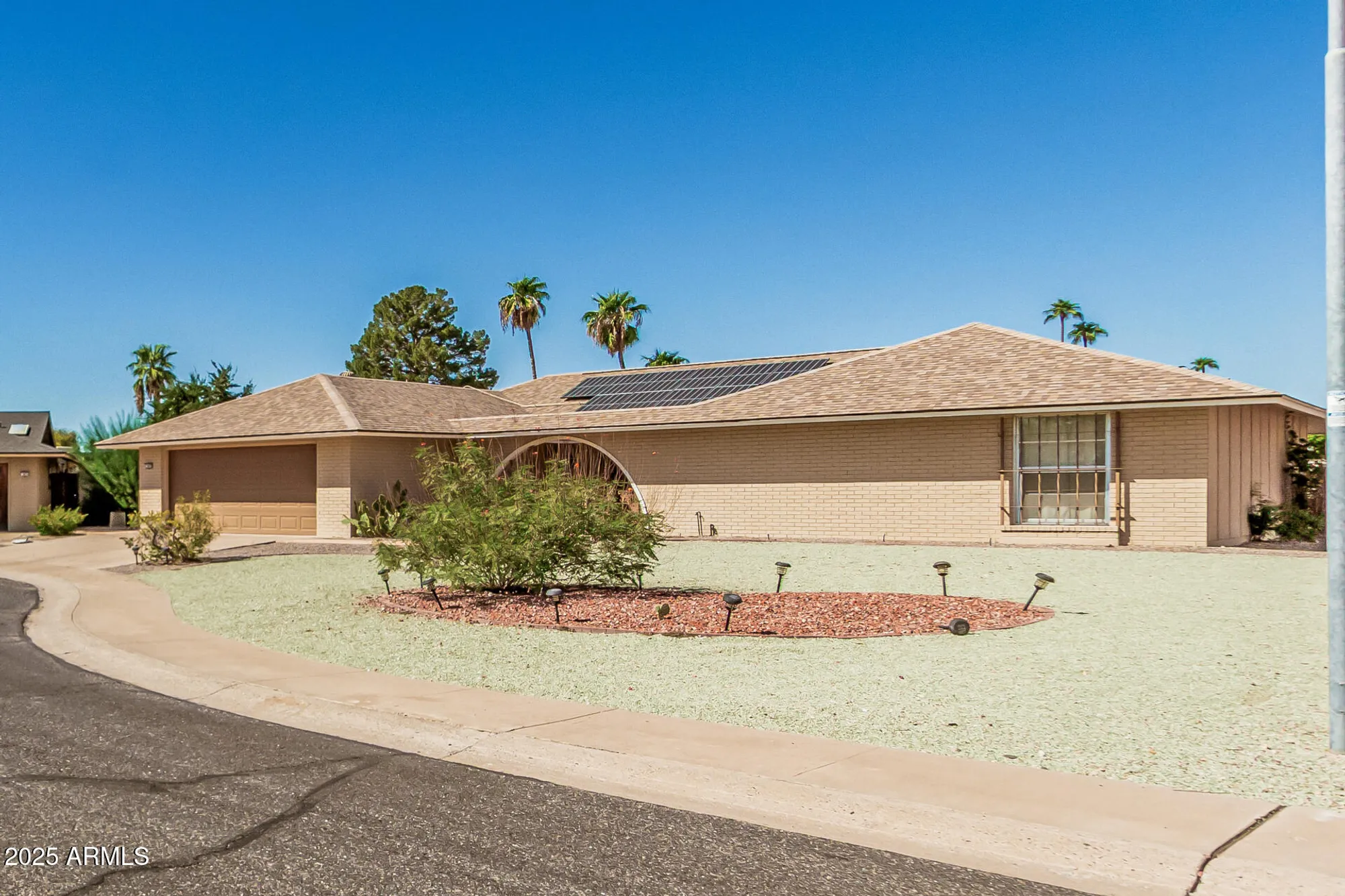 Property Slideshow image 8 of 48 | 9870 w comstock ct, Sun City, AZ, 85373
