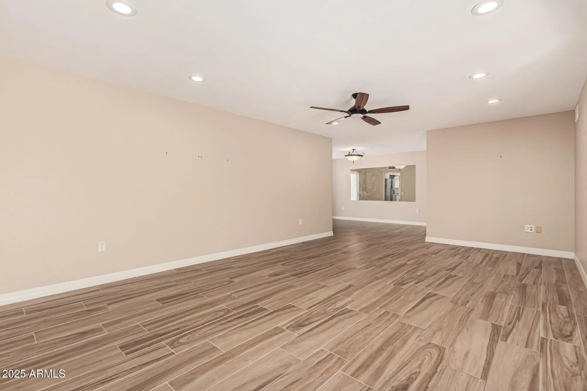Property Slideshow image 10 of 48 | 9870 w comstock ct, Sun City, AZ, 85373
