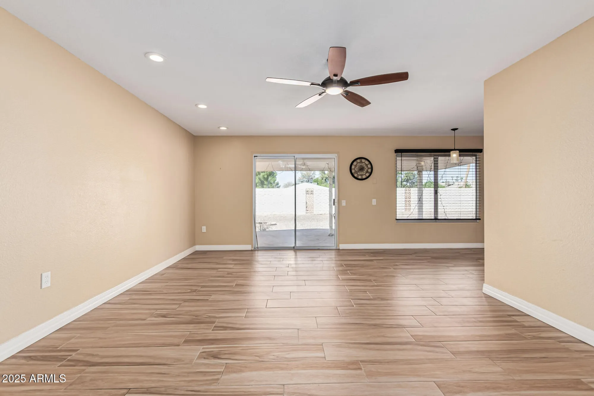 Property Slideshow image 15 of 48 | 9870 w comstock ct, Sun City, AZ, 85373