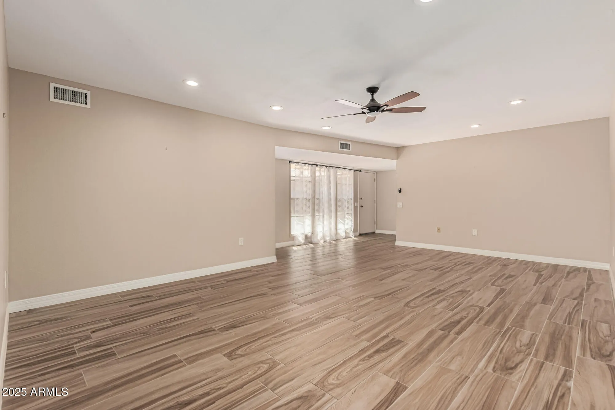 Property Slideshow image 11 of 48 | 9870 w comstock ct, Sun City, AZ, 85373