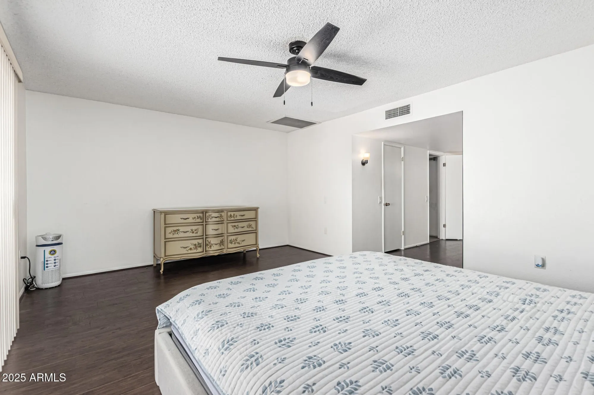 Property Slideshow image 32 of 48 | 9870 w comstock ct, Sun City, AZ, 85373