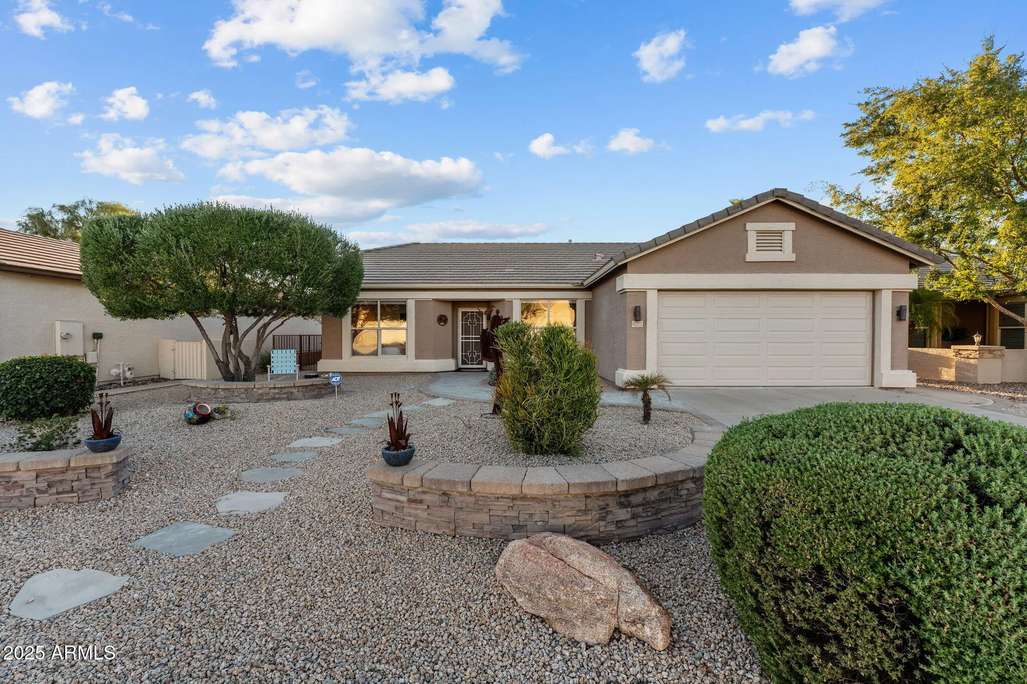Property Slideshow image 2 of 40 | 6222 s huachuca way, Chandler, AZ, 85249