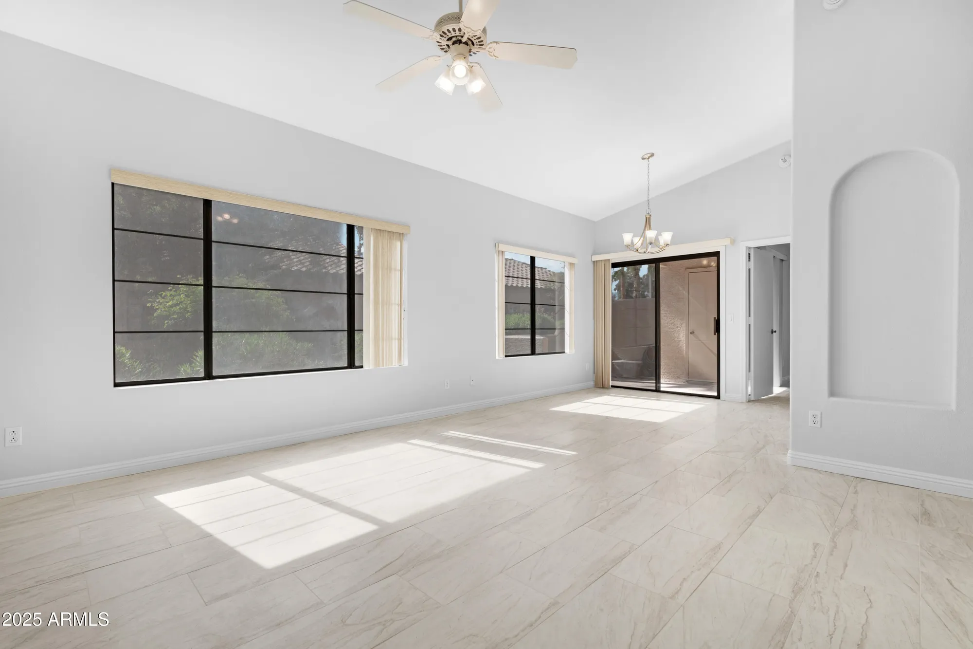 Property Slideshow image 10 of 61 | 14300 w bell rd unit 392, Surprise, AZ, 85374