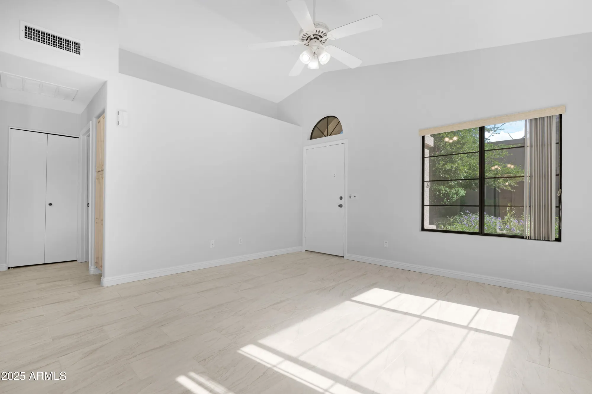 Property Slideshow image 13 of 61 | 14300 w bell rd unit 392, Surprise, AZ, 85374