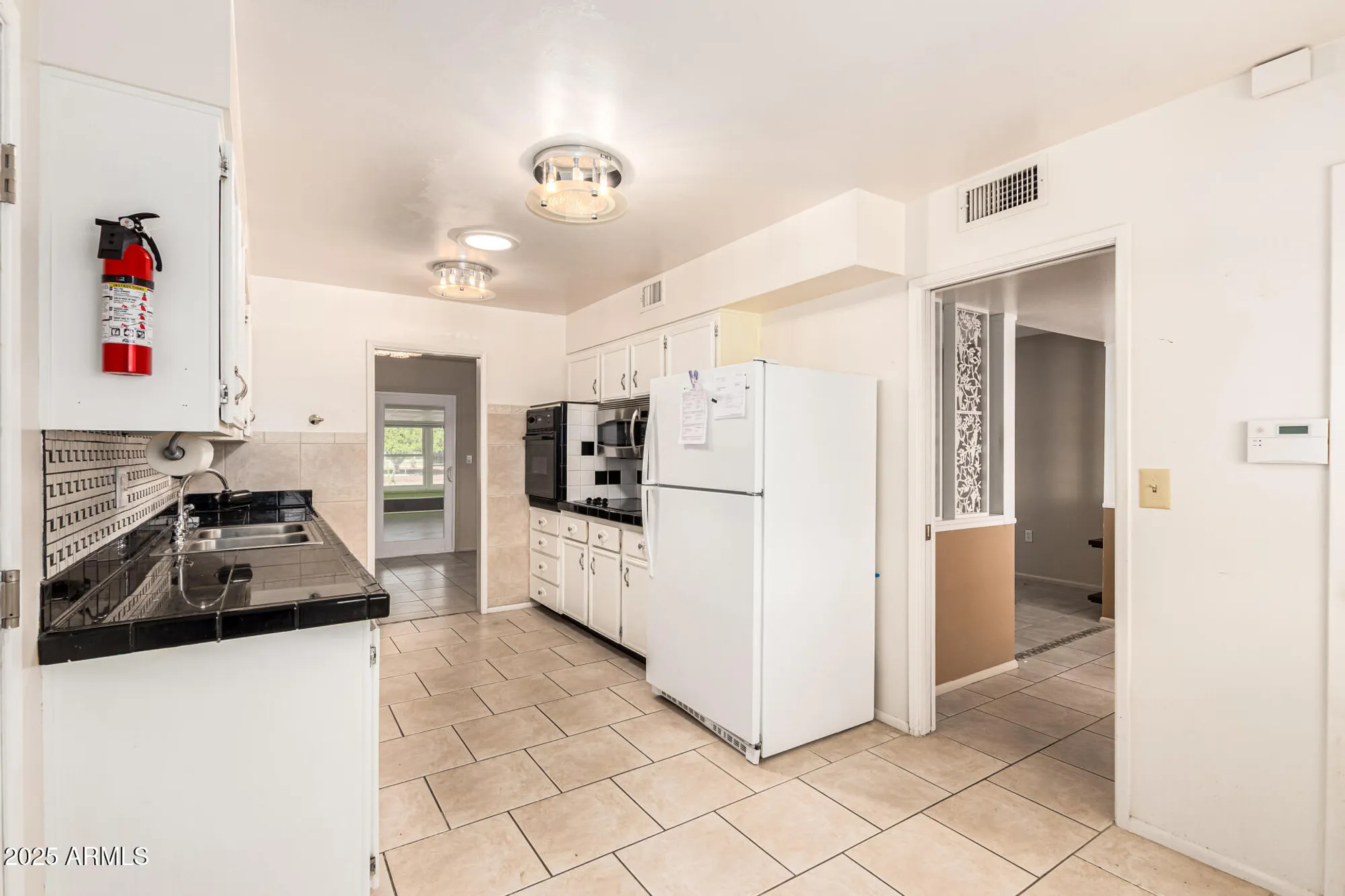 Property Slideshow image 12 of 35 | 15608 n 105th dr, Sun City, AZ, 85351