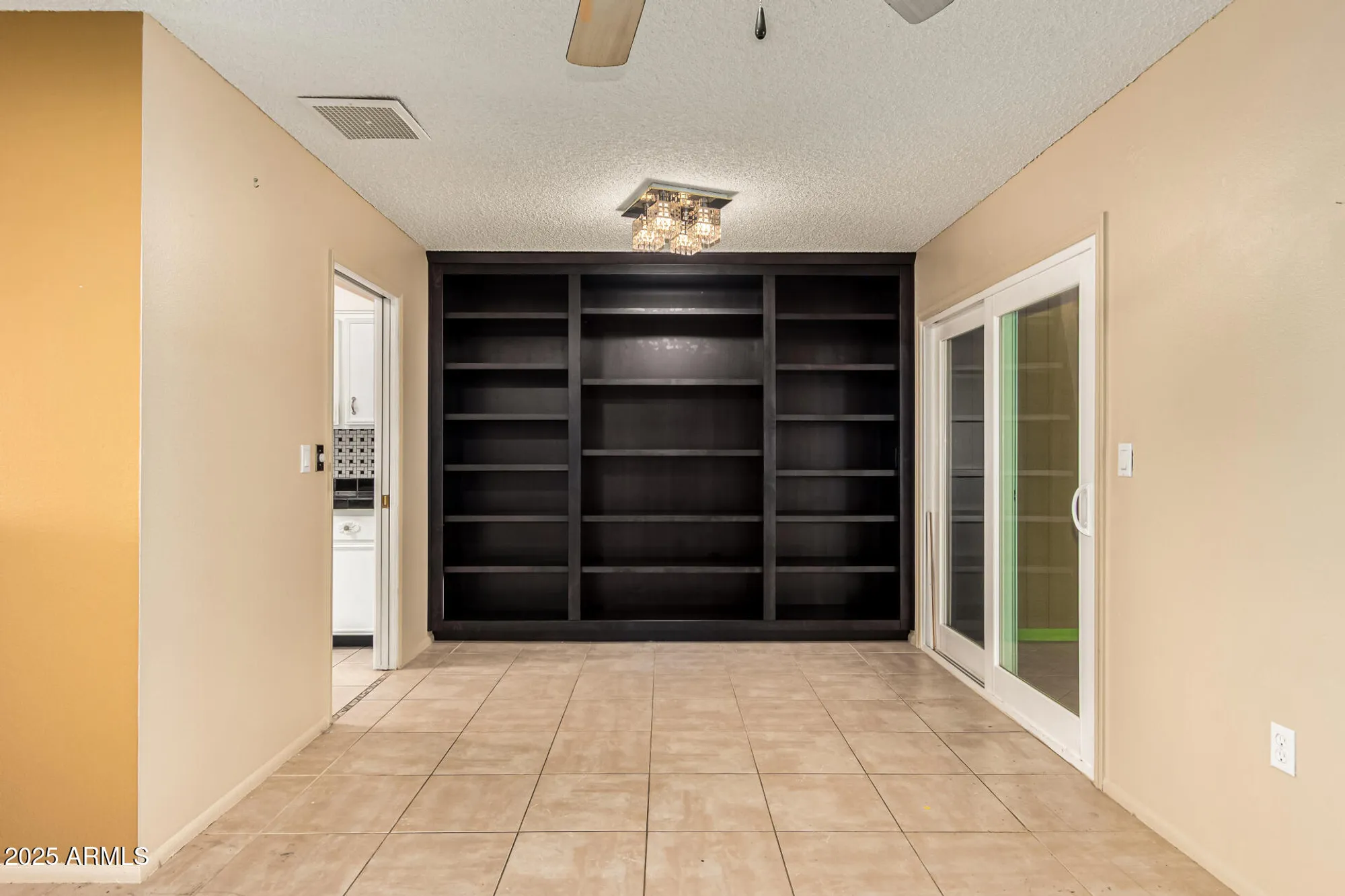 Property Slideshow image 9 of 35 | 15608 n 105th dr, Sun City, AZ, 85351