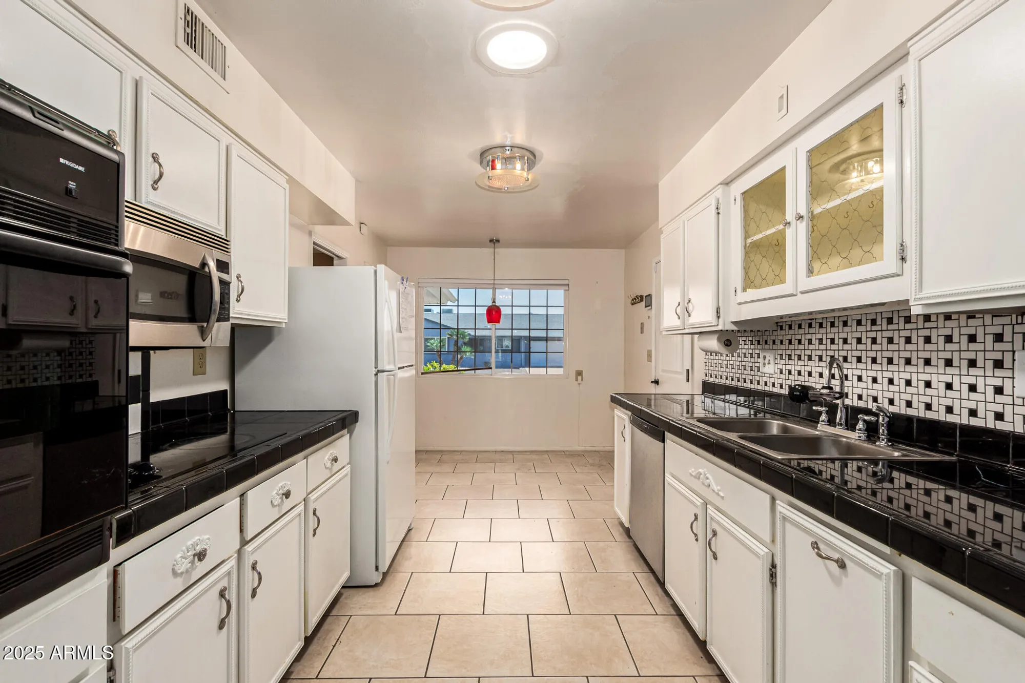 Property Slideshow image 13 of 35 | 15608 n 105th dr, Sun City, AZ, 85351