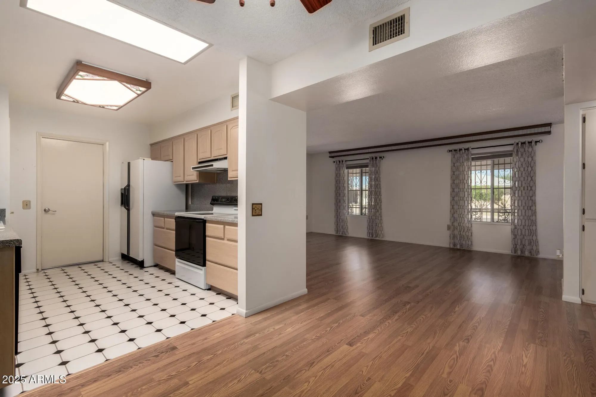 Property Slideshow image 10 of 33 | 11005 w campana dr, Sun City, AZ, 85351