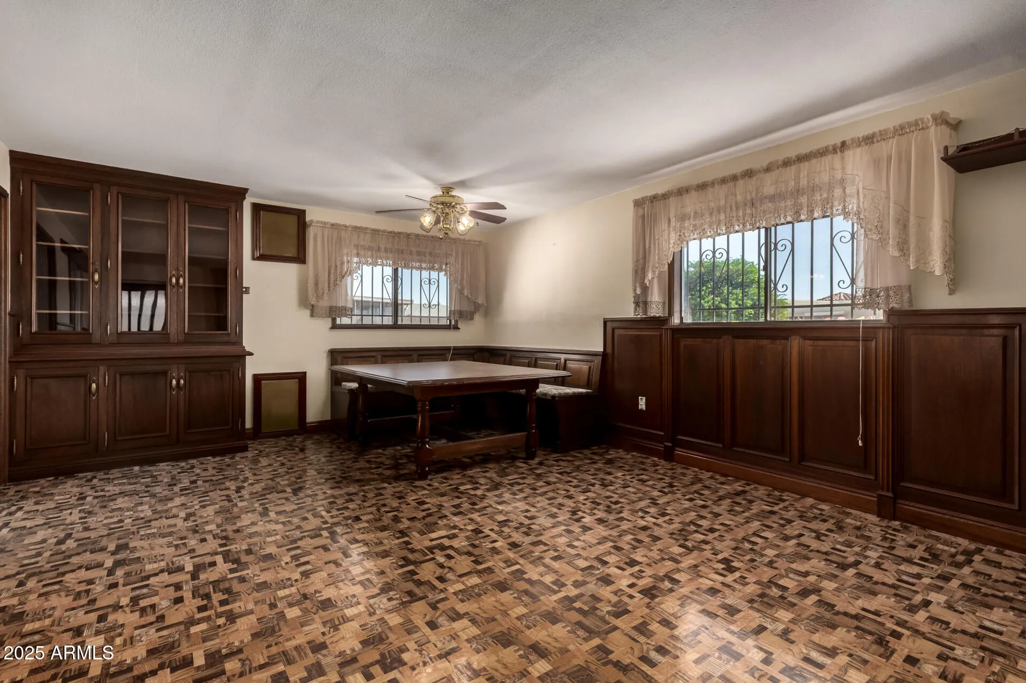 Property Slideshow image 18 of 33 | 11005 w campana dr, Sun City, AZ, 85351