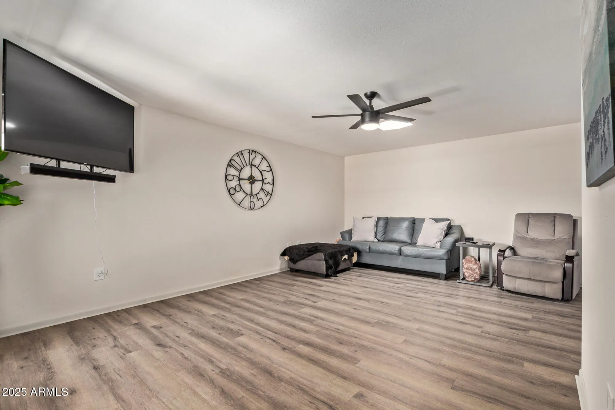 Property Slideshow image 8 of 30 | 17634 n 102nd dr, Sun City, AZ, 85373