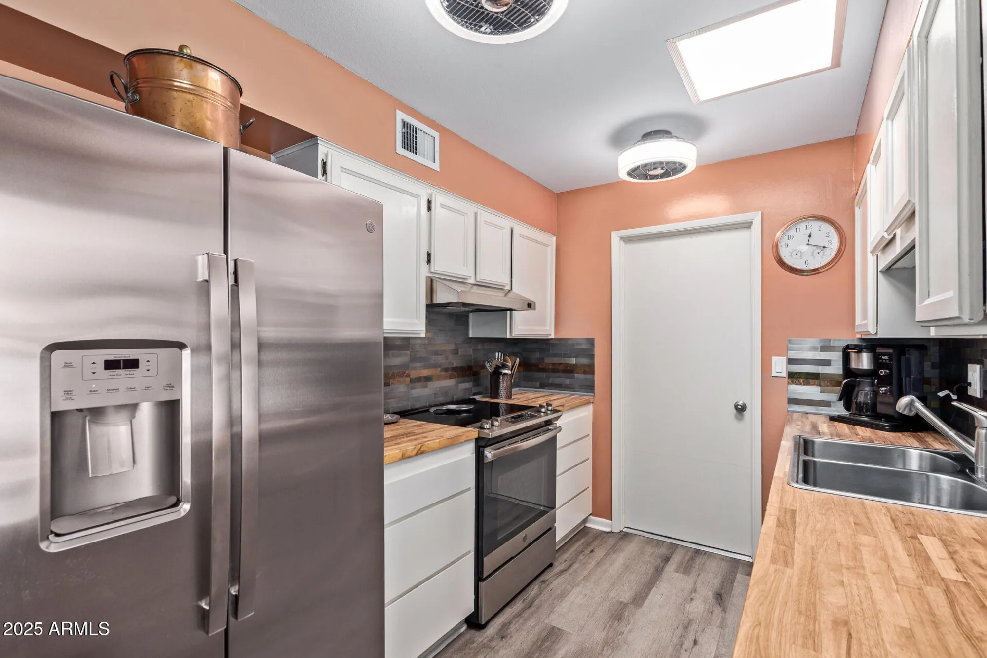 Property Slideshow image 15 of 30 | 17634 n 102nd dr, Sun City, AZ, 85373