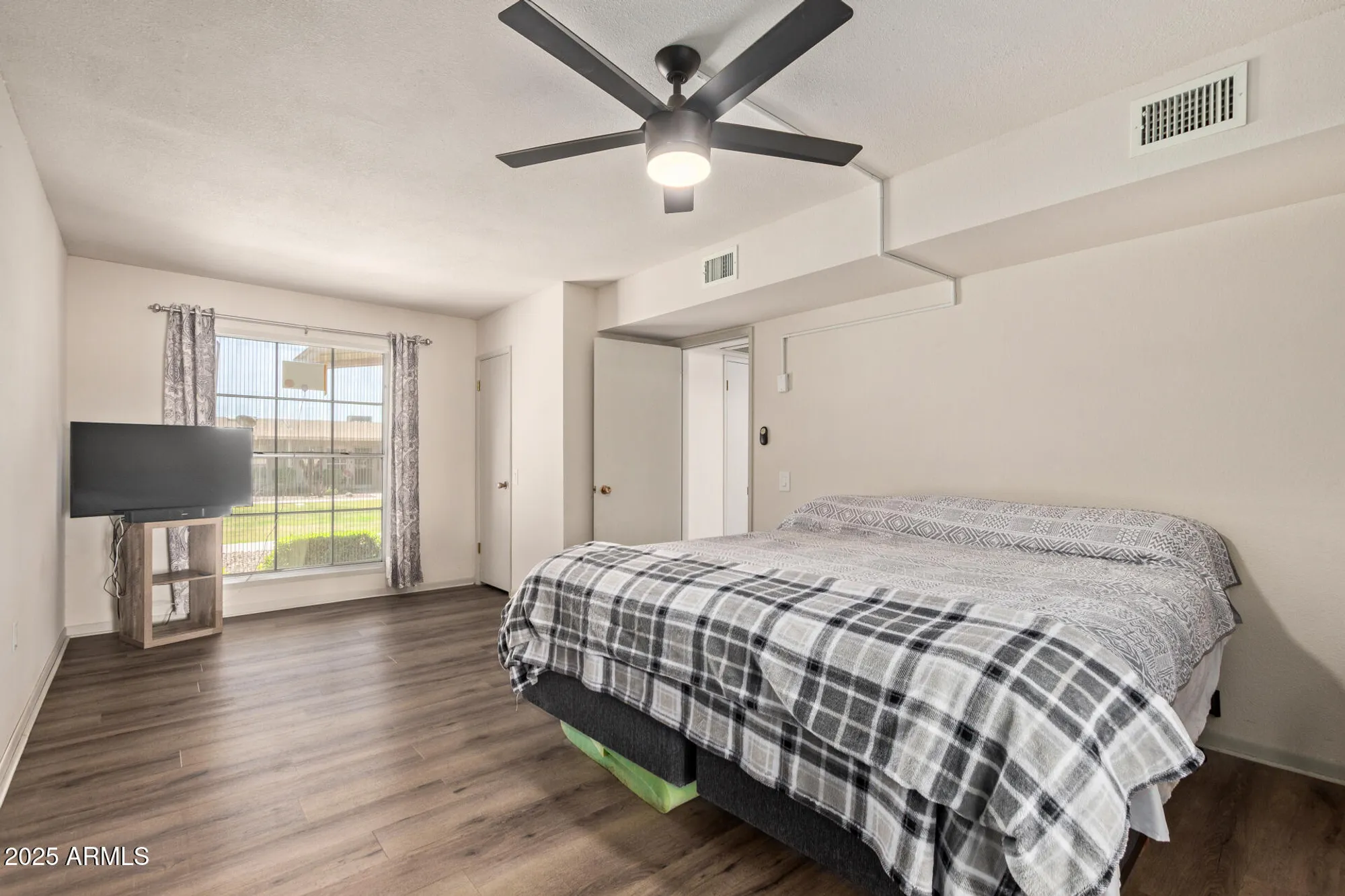 Property Slideshow image 21 of 30 | 17634 n 102nd dr, Sun City, AZ, 85373