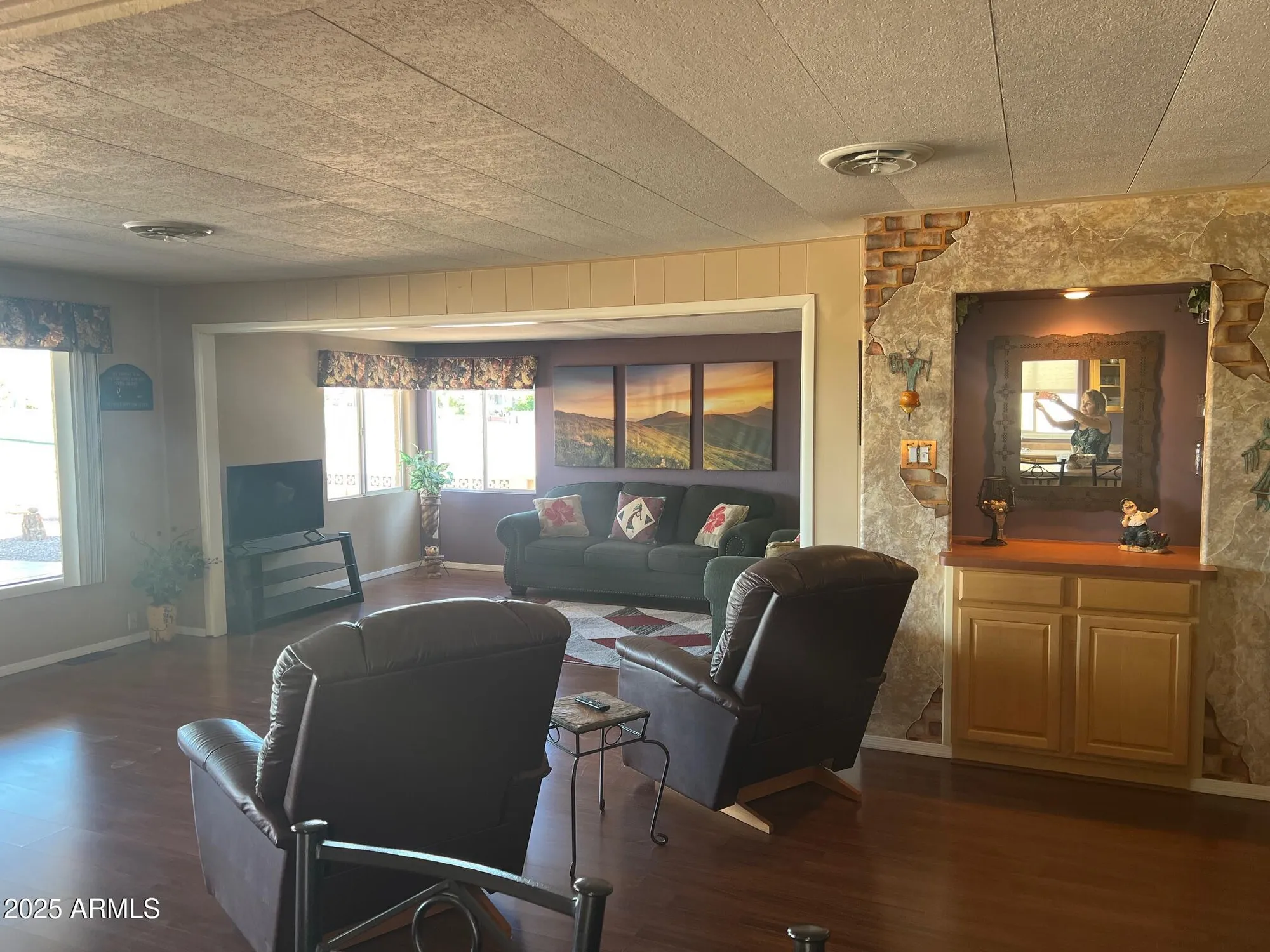 Property Slideshow image 9 of 27 | 2129 n rosburg dr, Mesa, AZ, 85215