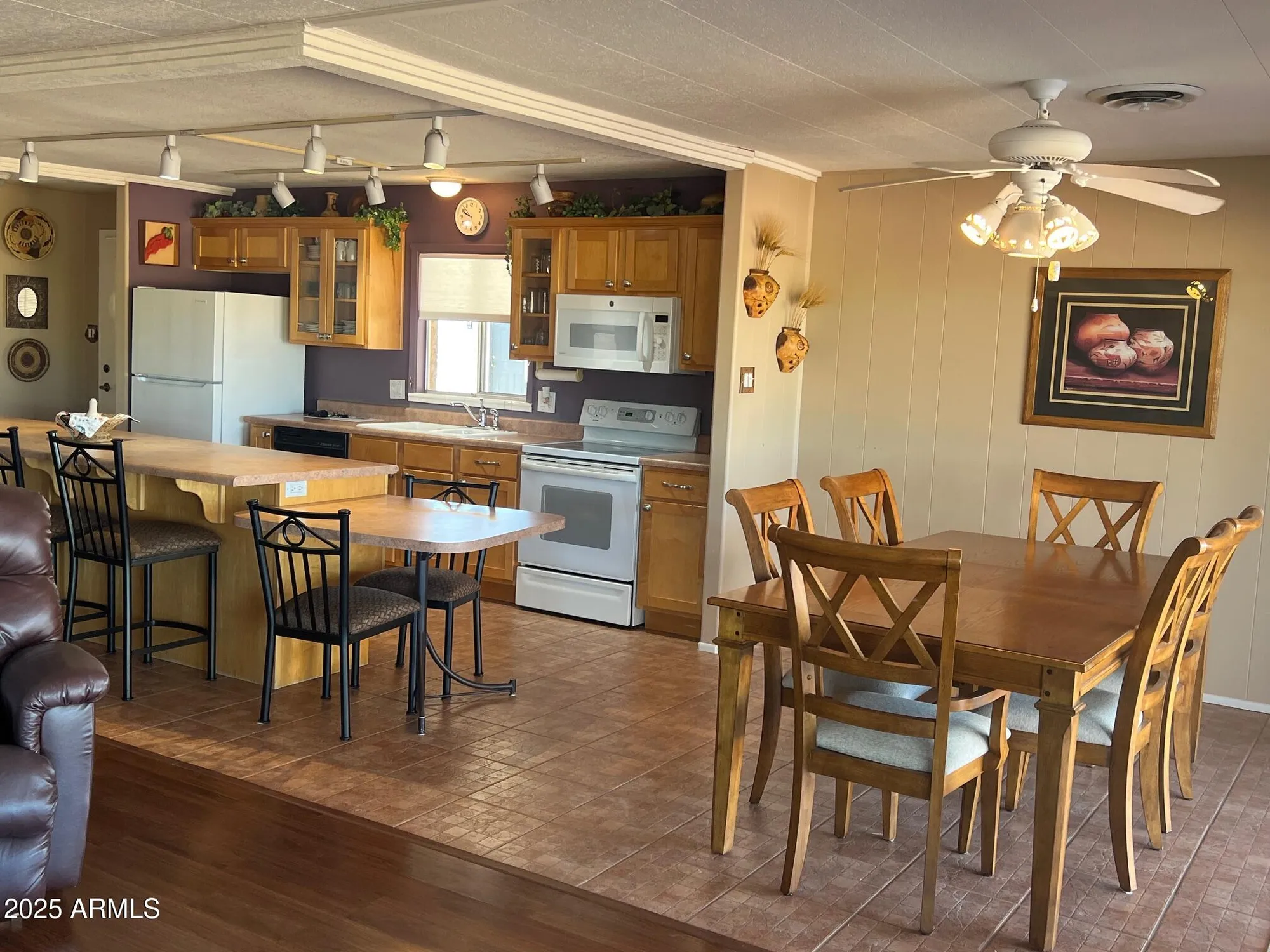 Property Slideshow image 6 of 27 | 2129 n rosburg dr, Mesa, AZ, 85215