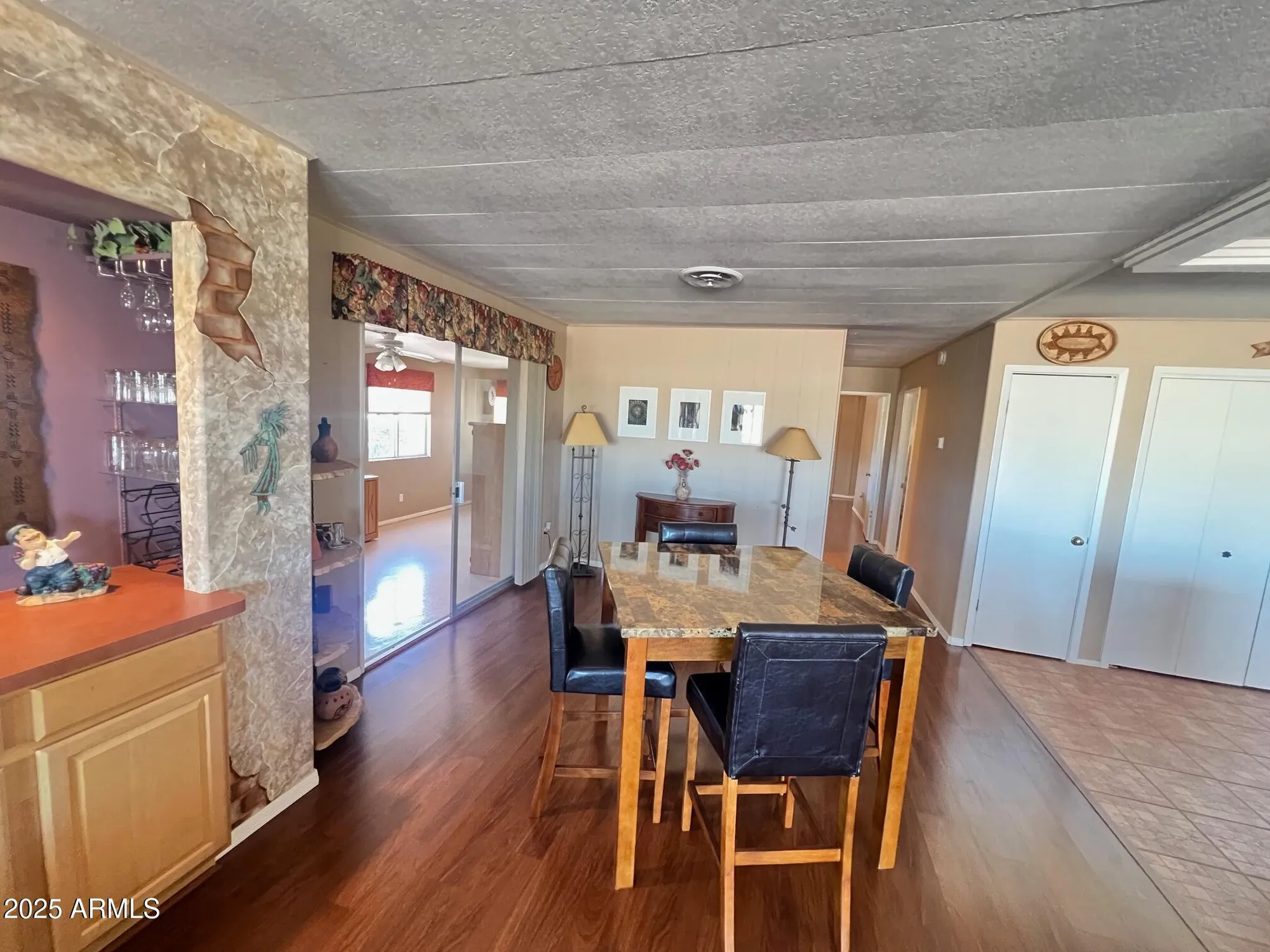 Property Slideshow image 13 of 27 | 2129 n rosburg dr, Mesa, AZ, 85215