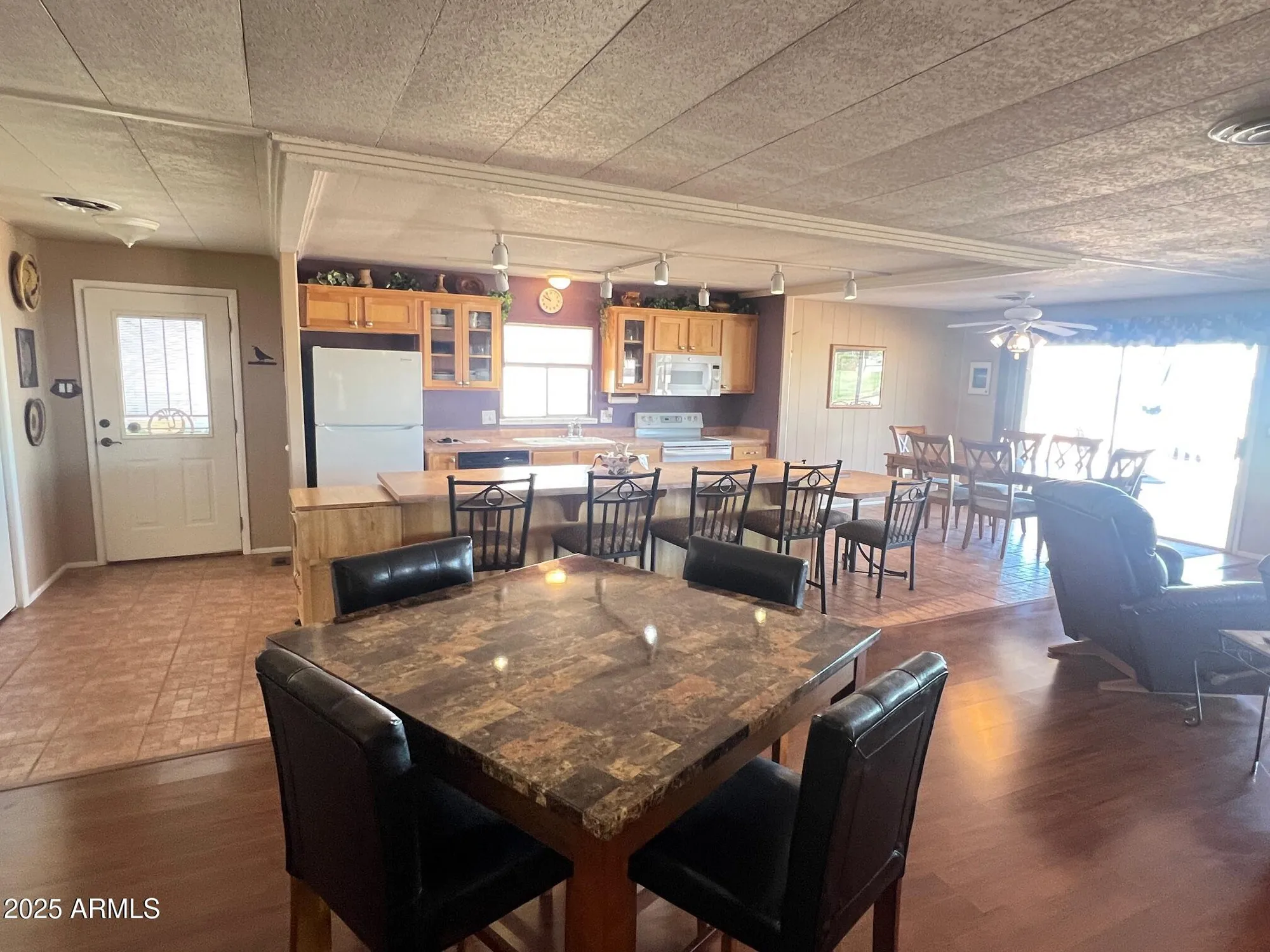 Property Slideshow image 7 of 27 | 2129 n rosburg dr, Mesa, AZ, 85215