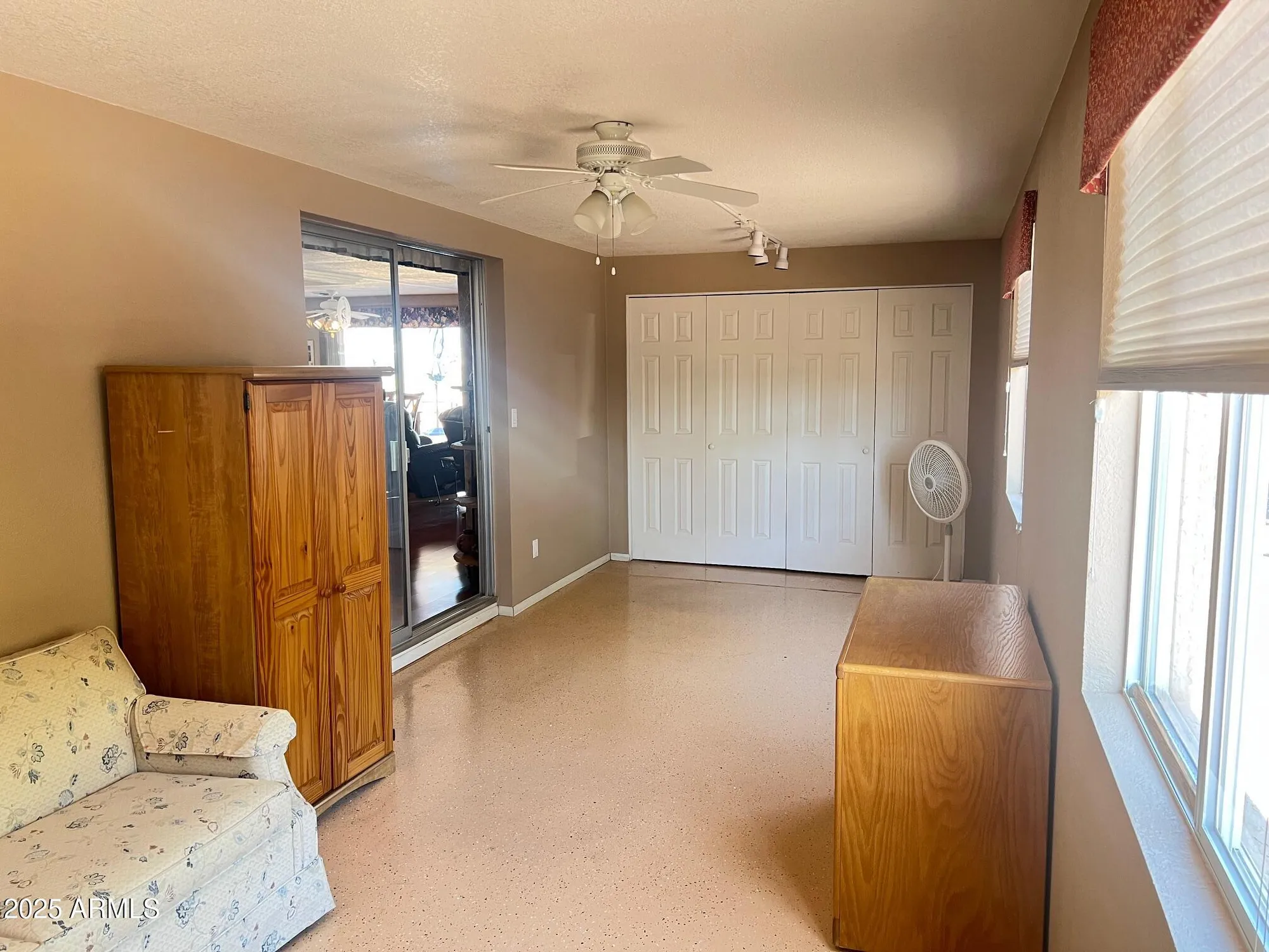 Property Slideshow image 17 of 27 | 2129 n rosburg dr, Mesa, AZ, 85215