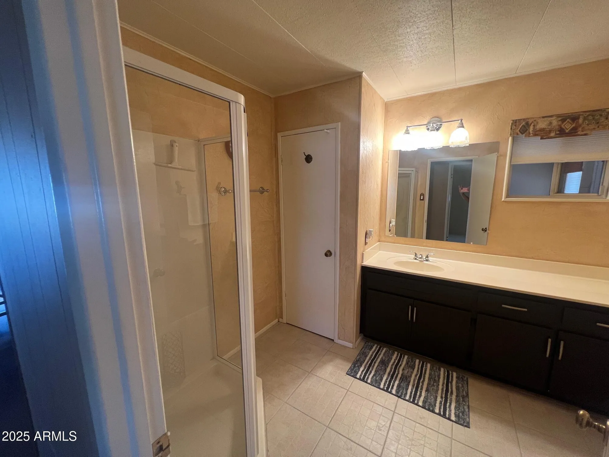 Property Slideshow image 18 of 27 | 2129 n rosburg dr, Mesa, AZ, 85215