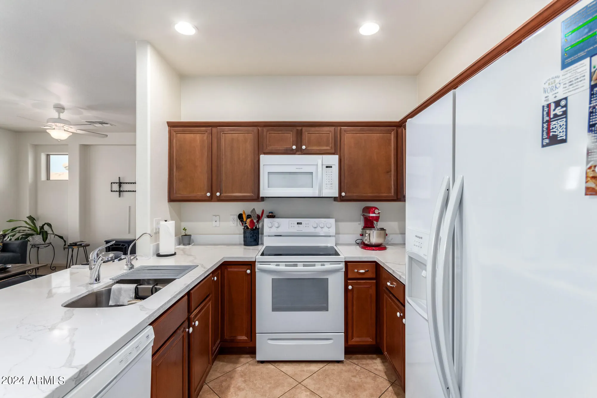 Property Slideshow image 10 of 28 | 1560 e melrose dr, Casa Grande, AZ, 85122