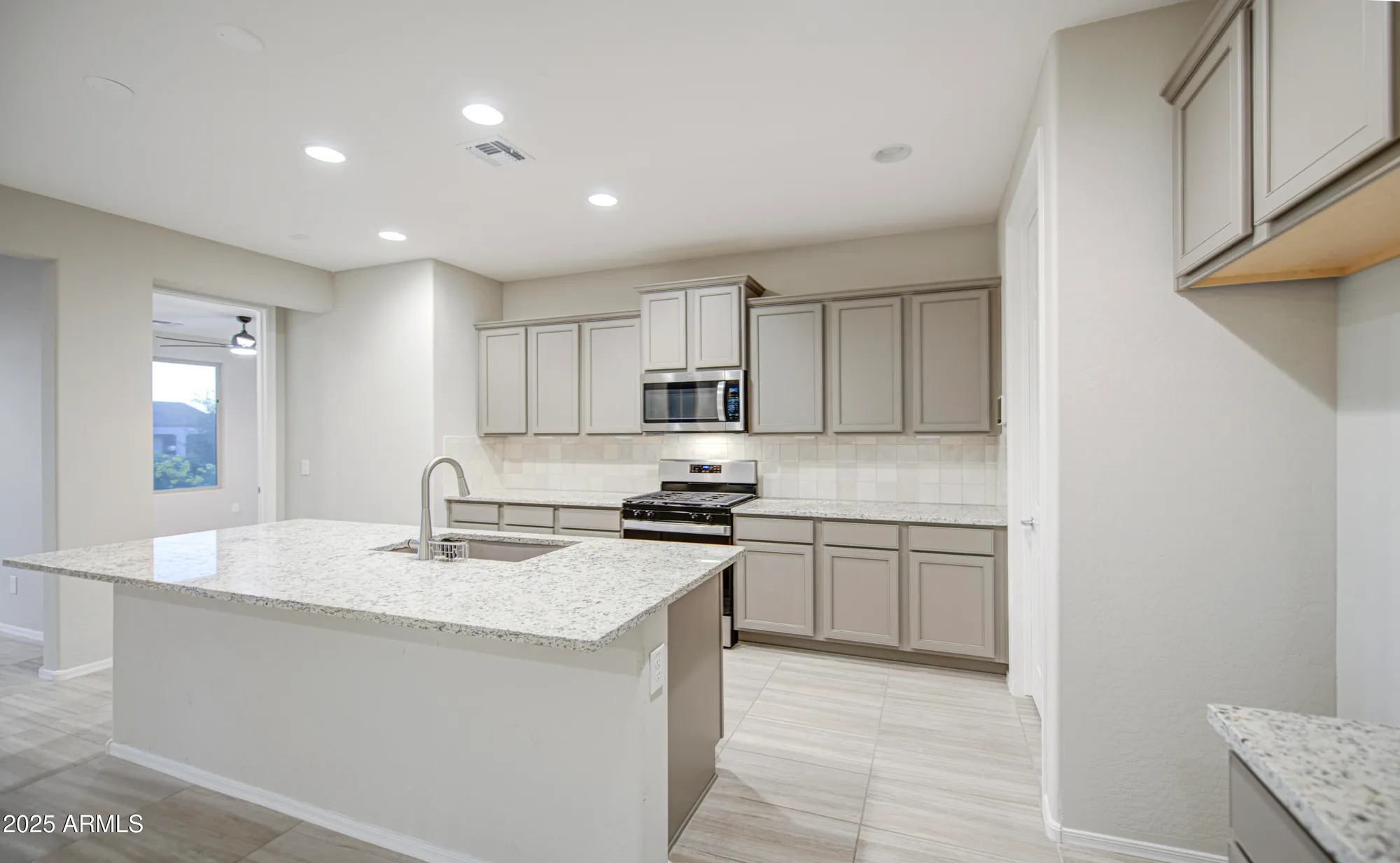 Property Slideshow image 12 of 37 | 21290 n 270th ave, Buckeye, AZ, 85396