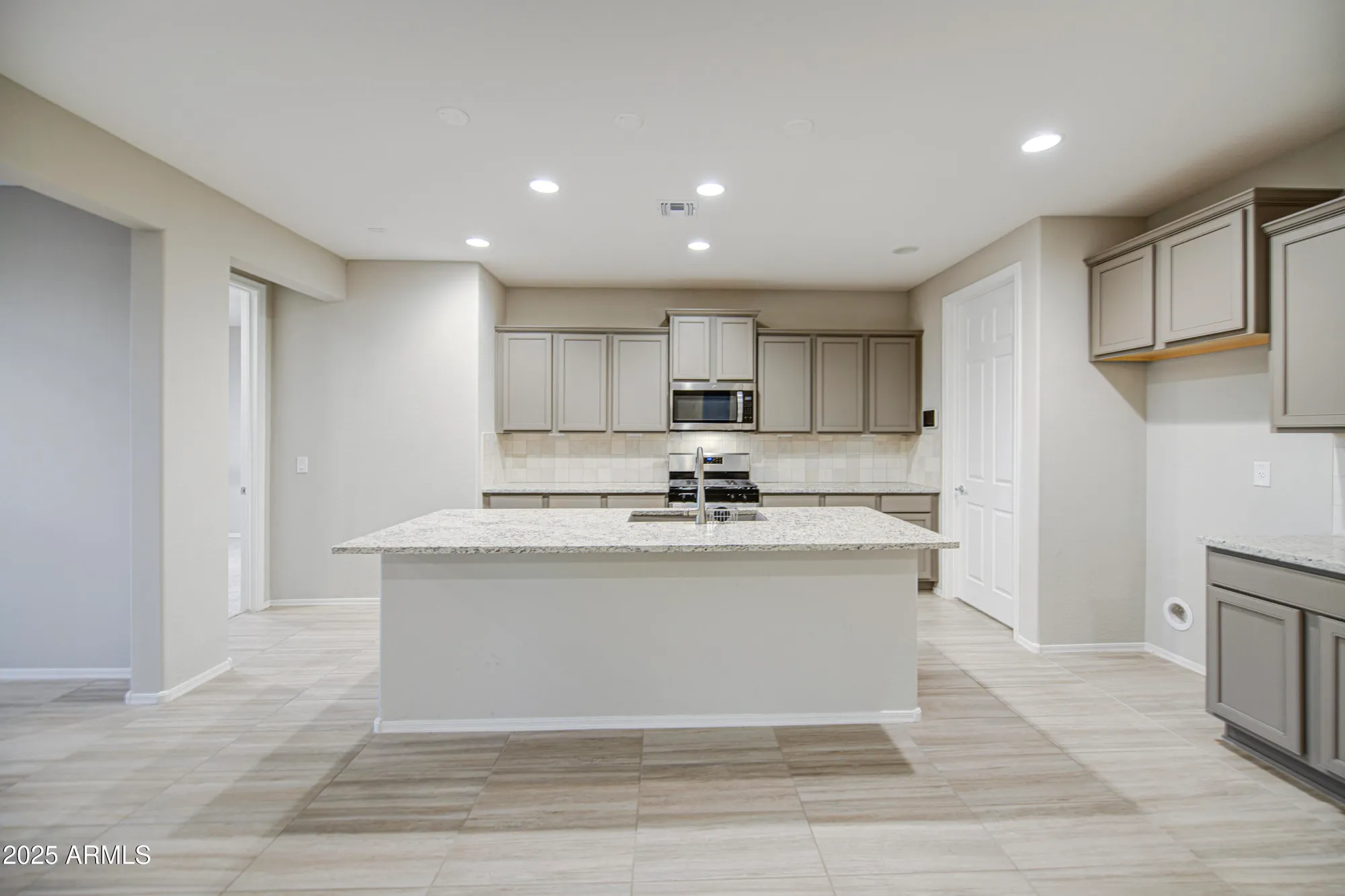 Property Slideshow image 11 of 37 | 21290 n 270th ave, Buckeye, AZ, 85396