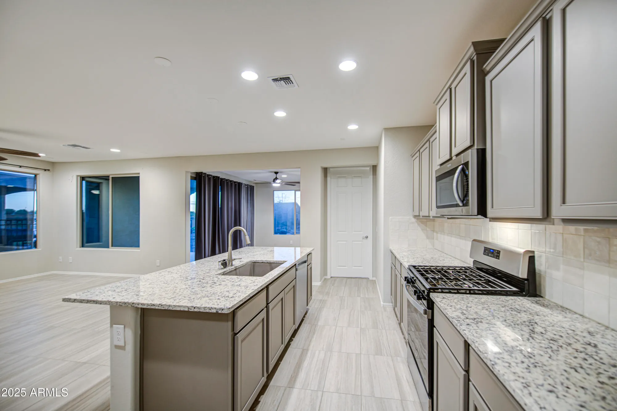 Property Slideshow image 6 of 37 | 21290 n 270th ave, Buckeye, AZ, 85396