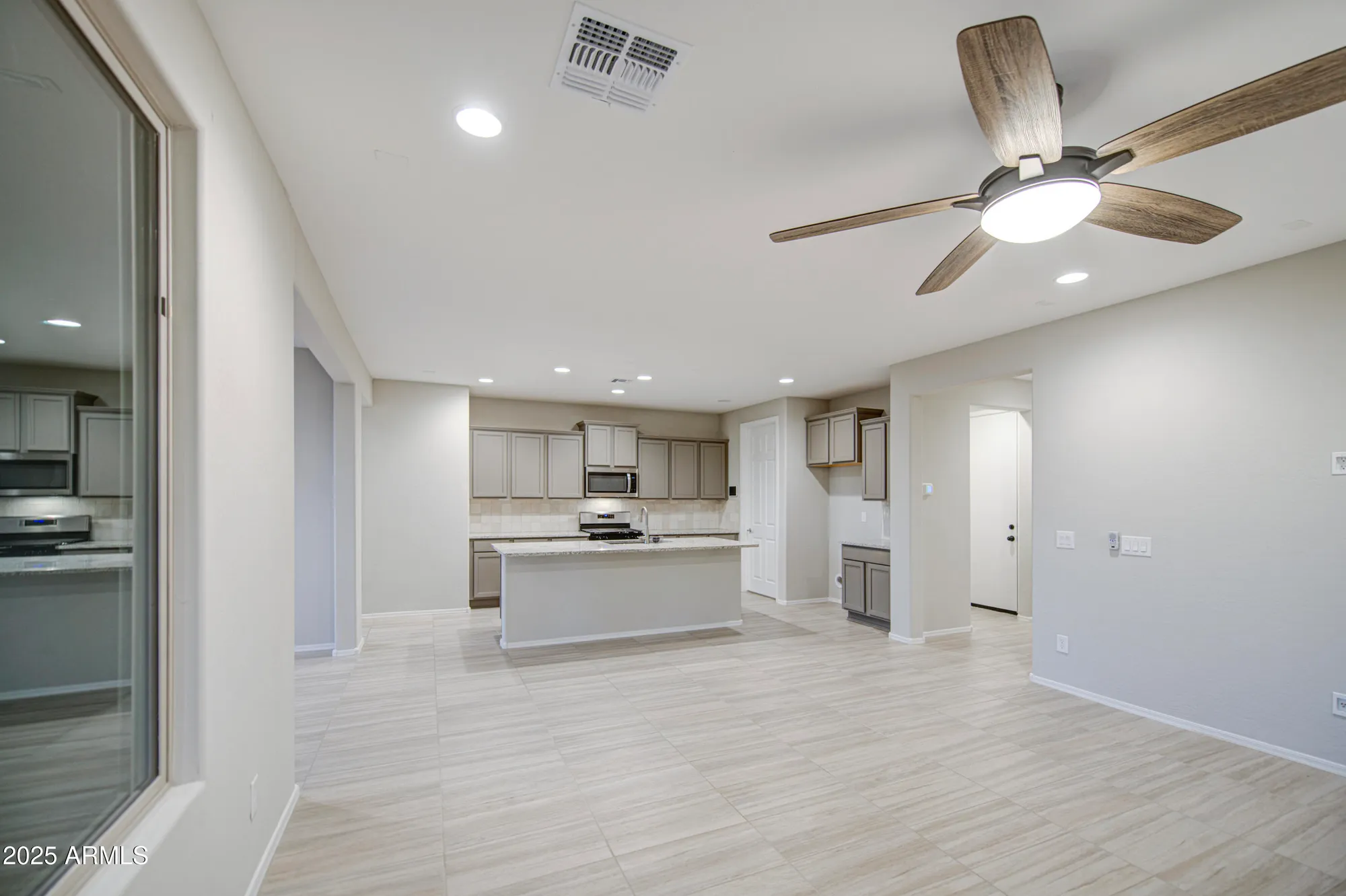 Property Slideshow image 5 of 37 | 21290 n 270th ave, Buckeye, AZ, 85396