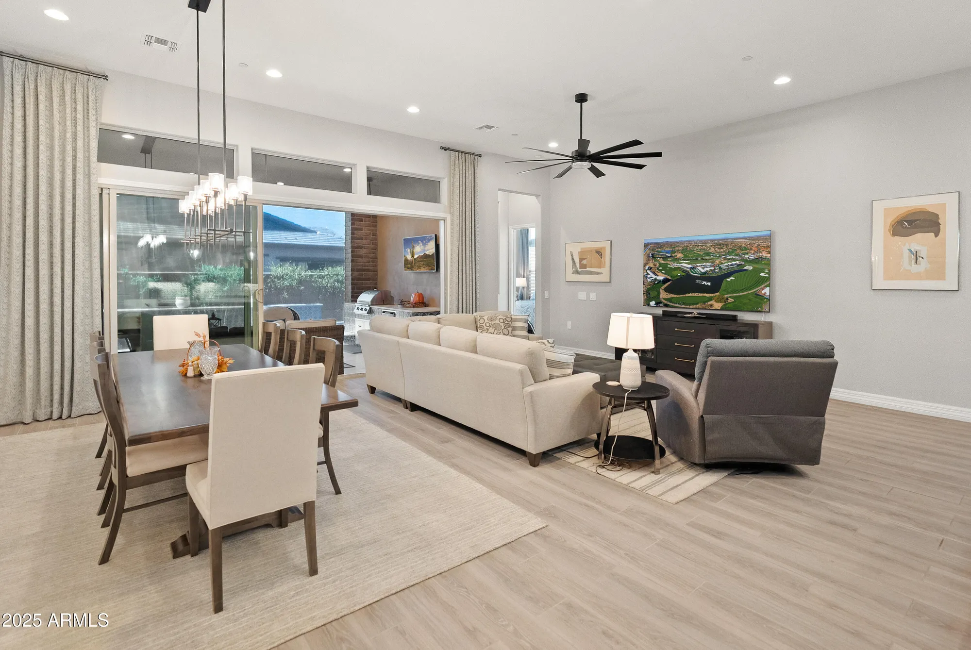 Property Slideshow image 9 of 26 | 32746 n 73rd way, Scottsdale, AZ, 85266