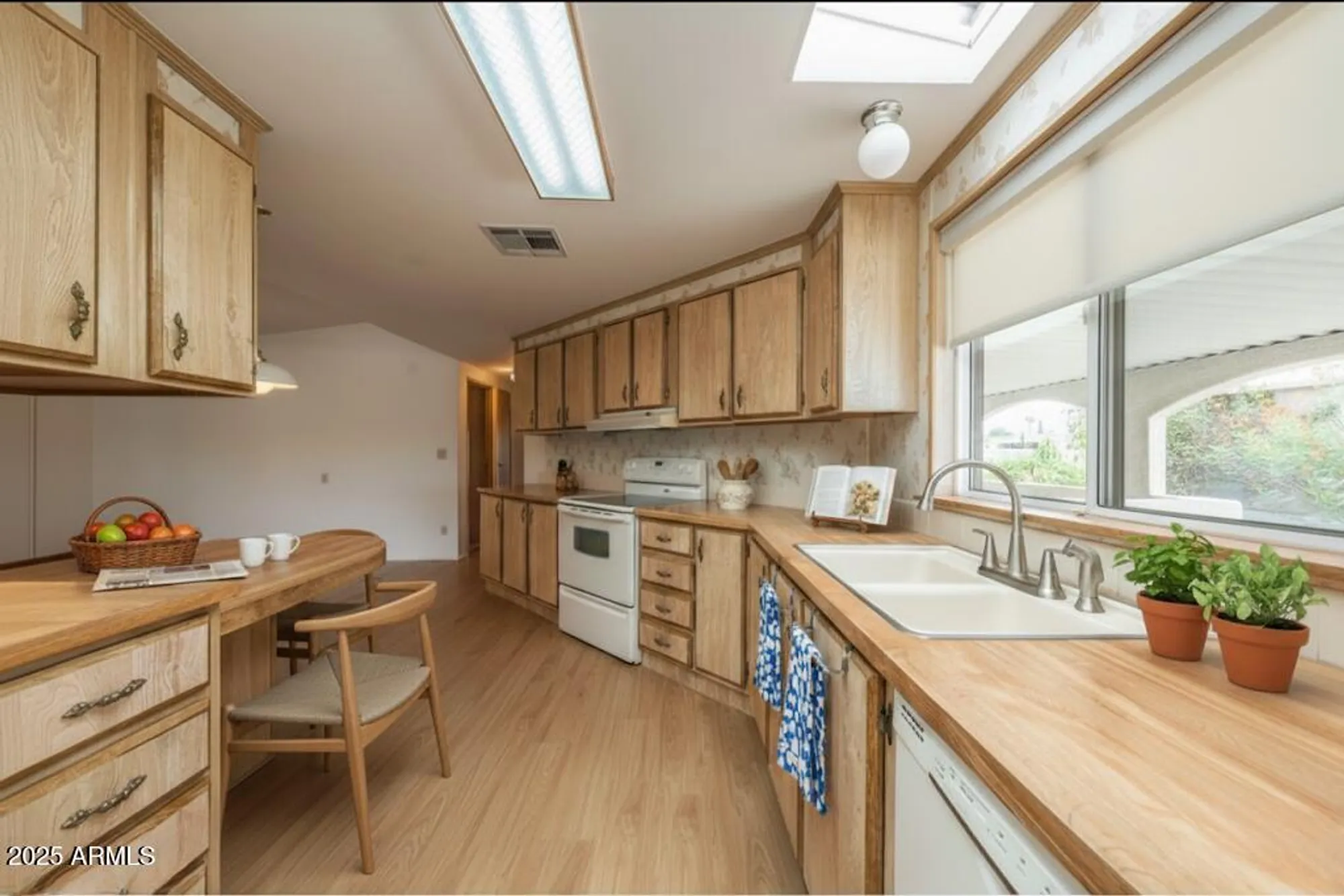 Property Slideshow image 14 of 36 | 9015 e citrus ln s, Sun Lakes, AZ, 85248