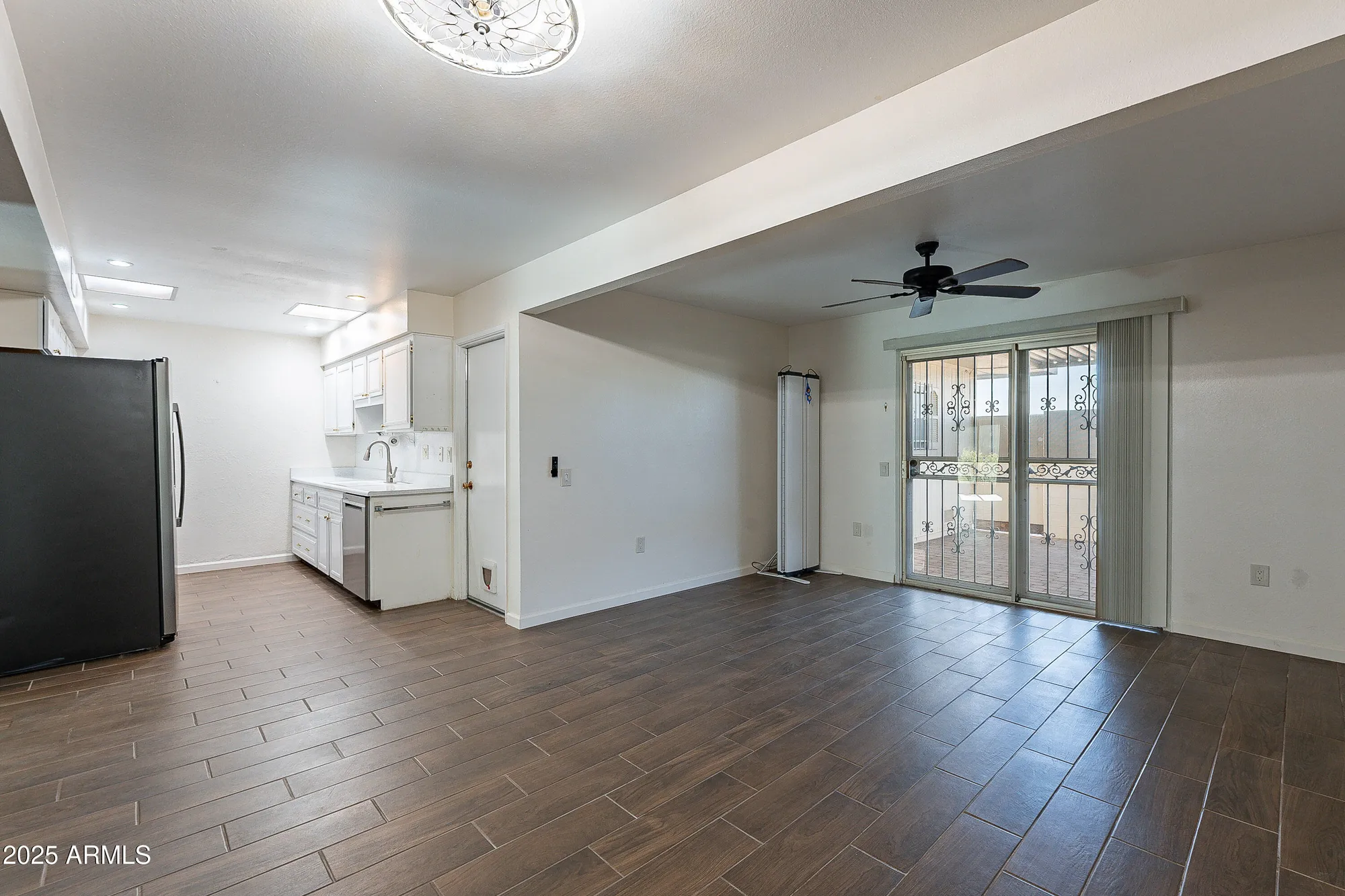 Property Slideshow image 9 of 22 | 14226 n newcastle dr, Sun City, AZ, 85351