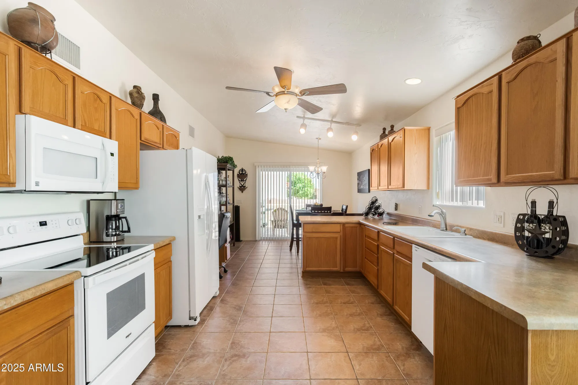 Property Slideshow image 9 of 40 | 497 s clubhouse ln, Sierra Vista, AZ, 85635